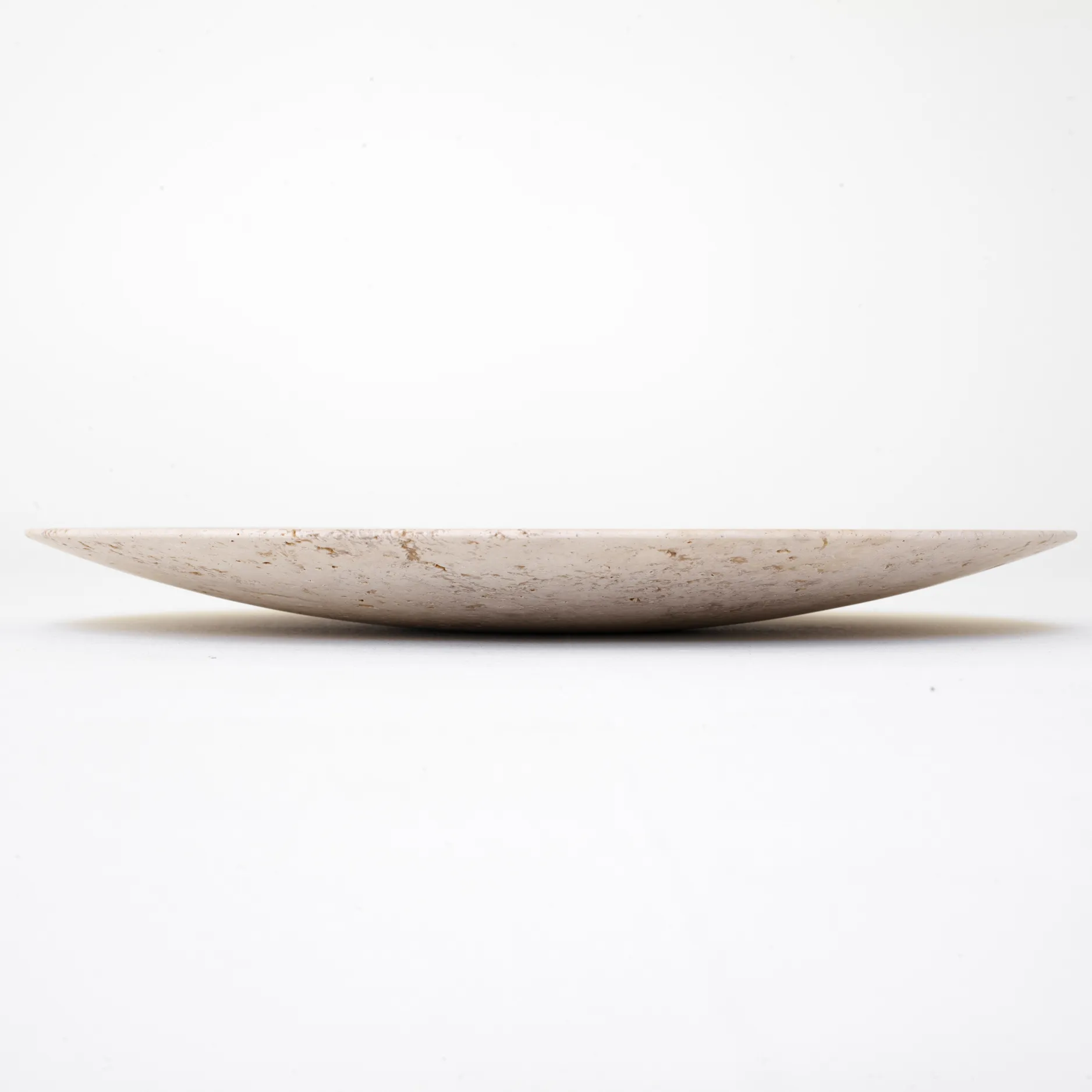 Travertine tallrik SC55, Ø50 cm &Tradition