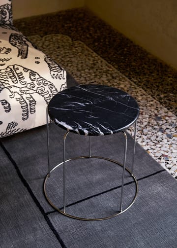 Wire Stool VP11 toppskiva Ø38 cm - Marble Nero Marquina - &Tradition