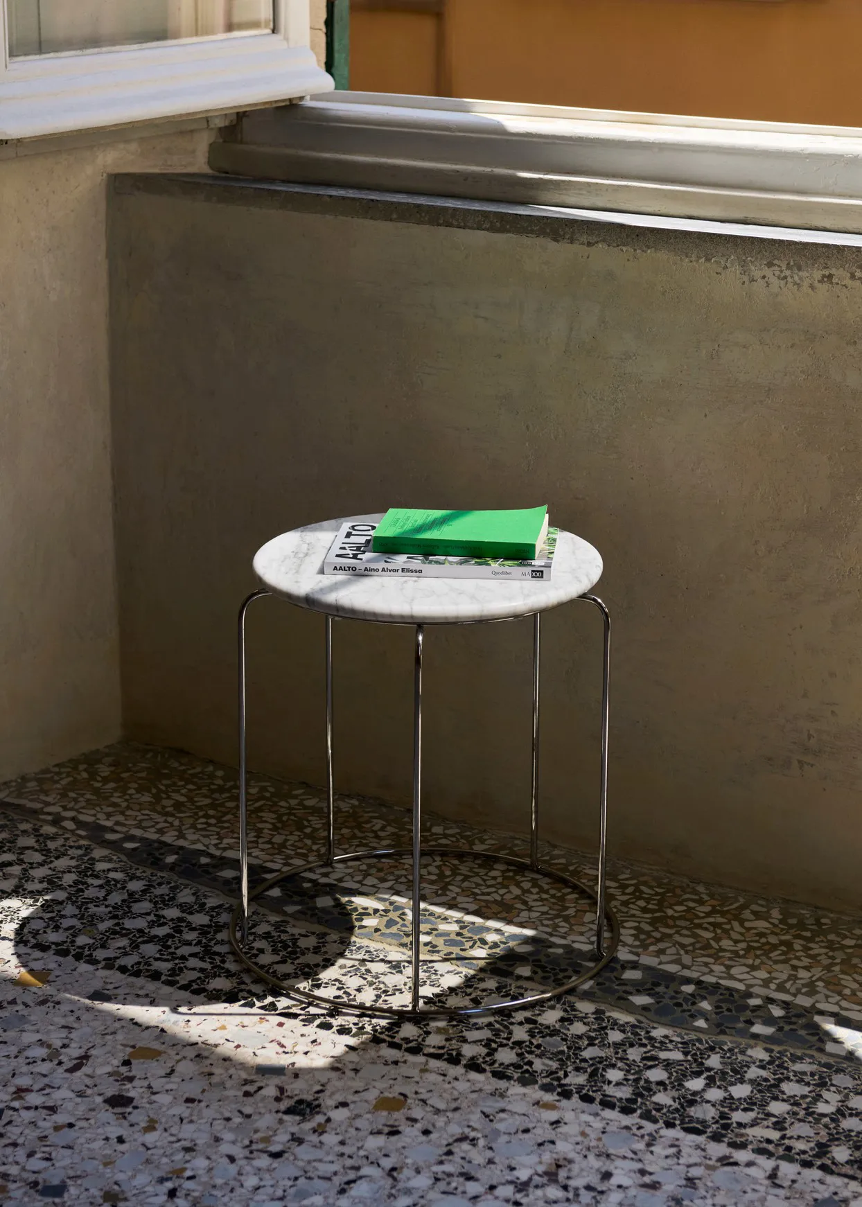 Wire Stool VP11 toppskiva Ø38 cm, Marmor Bianco Carrara &Tradition