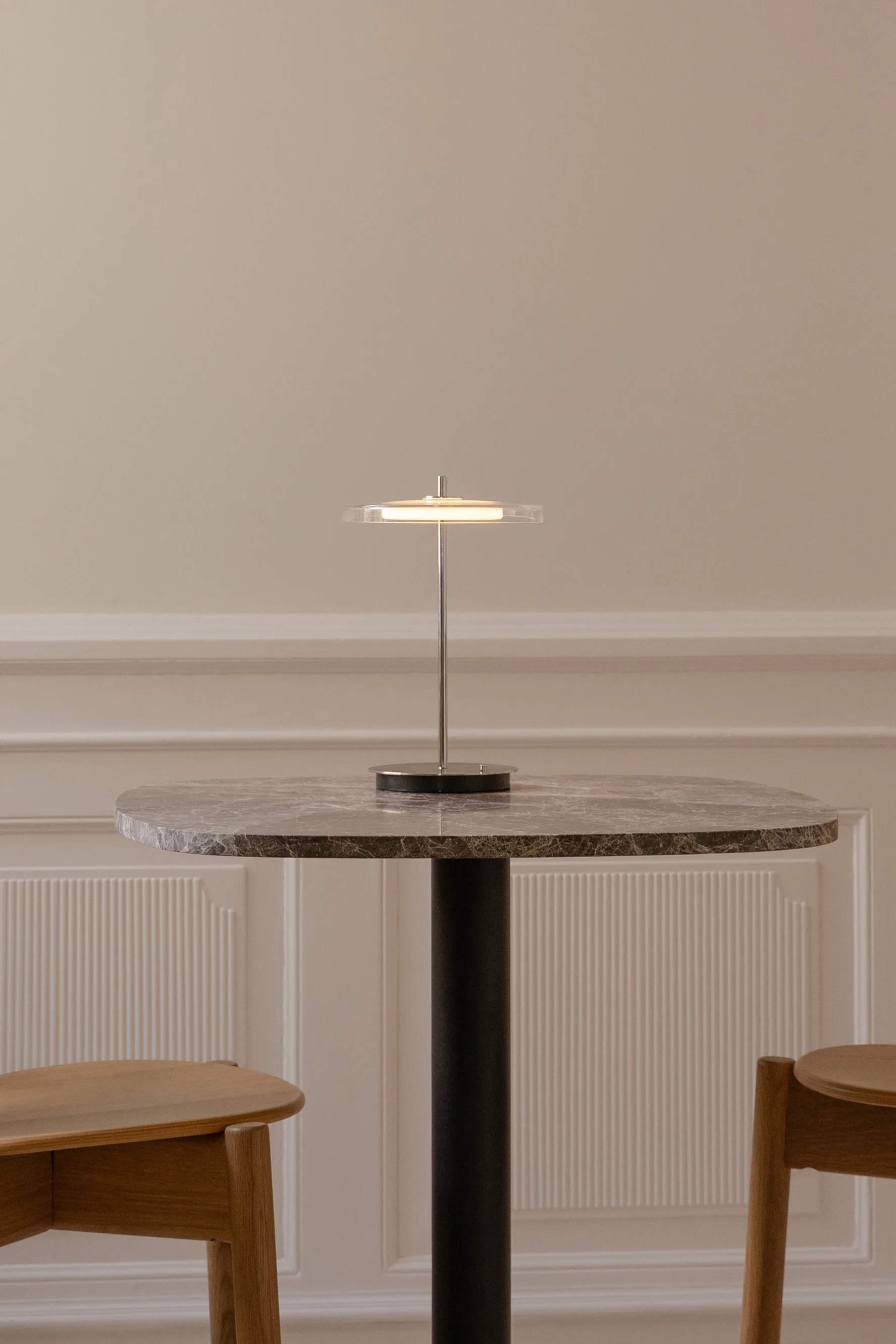 Asteria Move bordslampa, Glass-polished steel Umage
