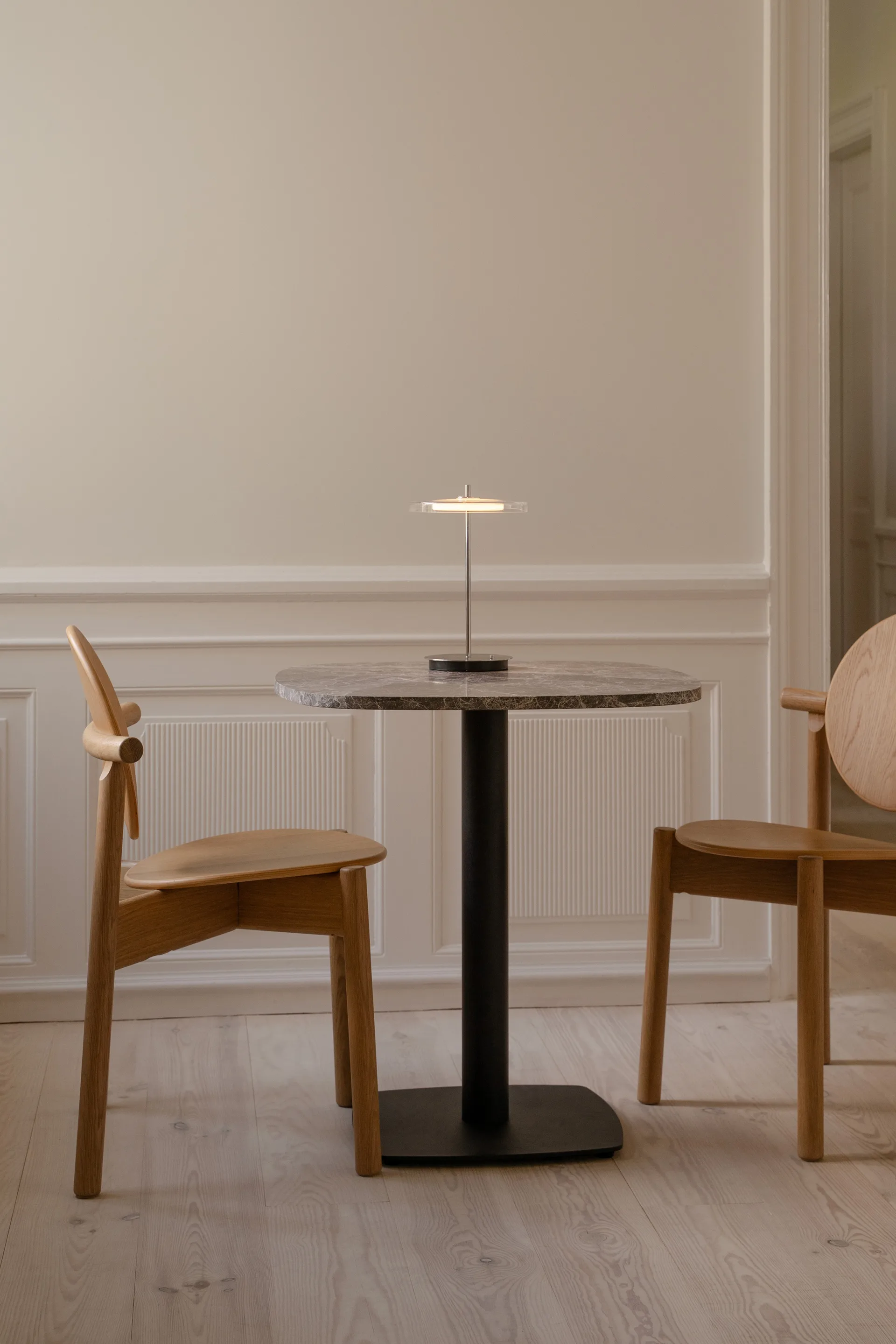 Asteria Move bordslampa, Glass-polished steel Umage