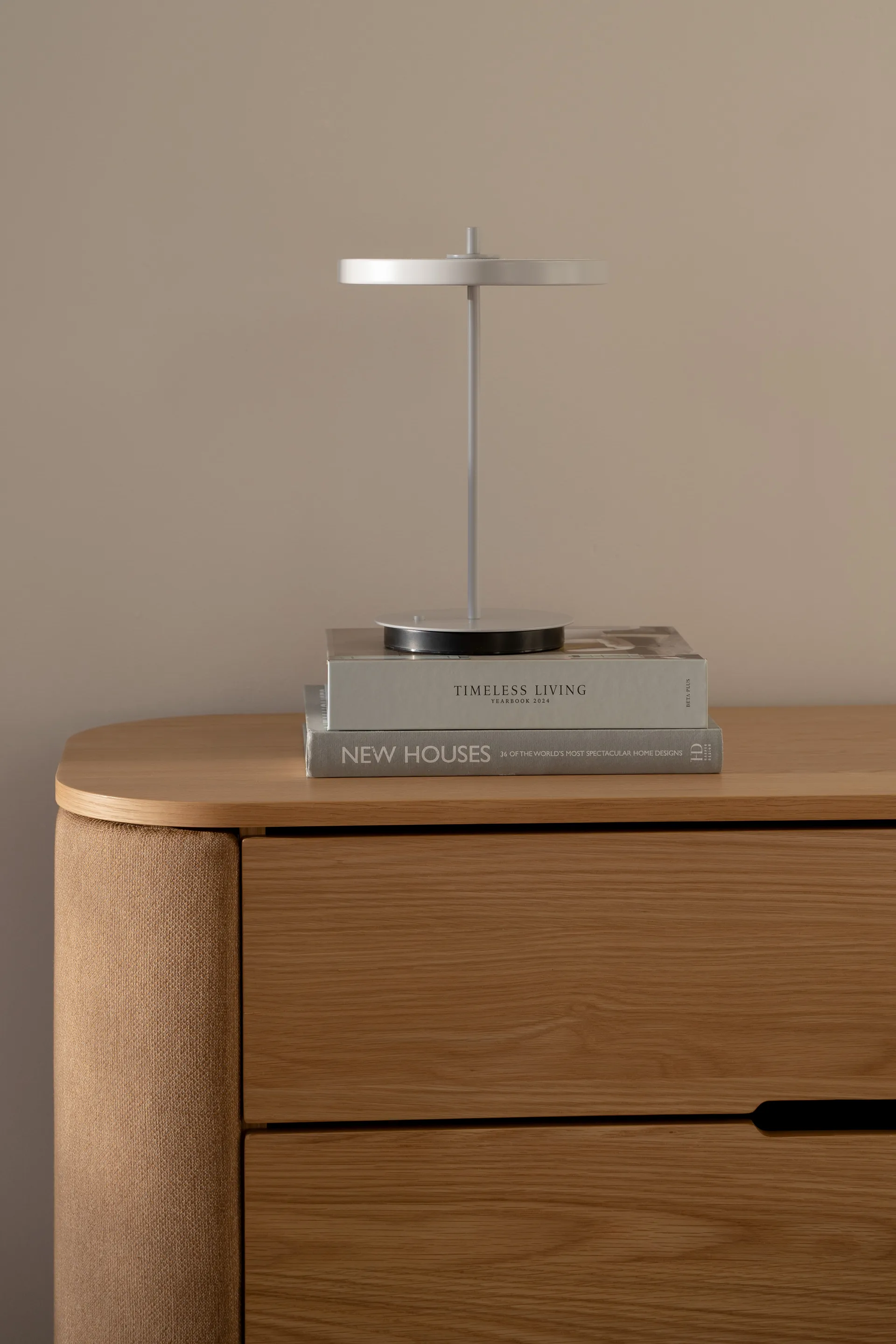 Asteria Move portabel bordslampa, Monochrome-nuance mist Umage