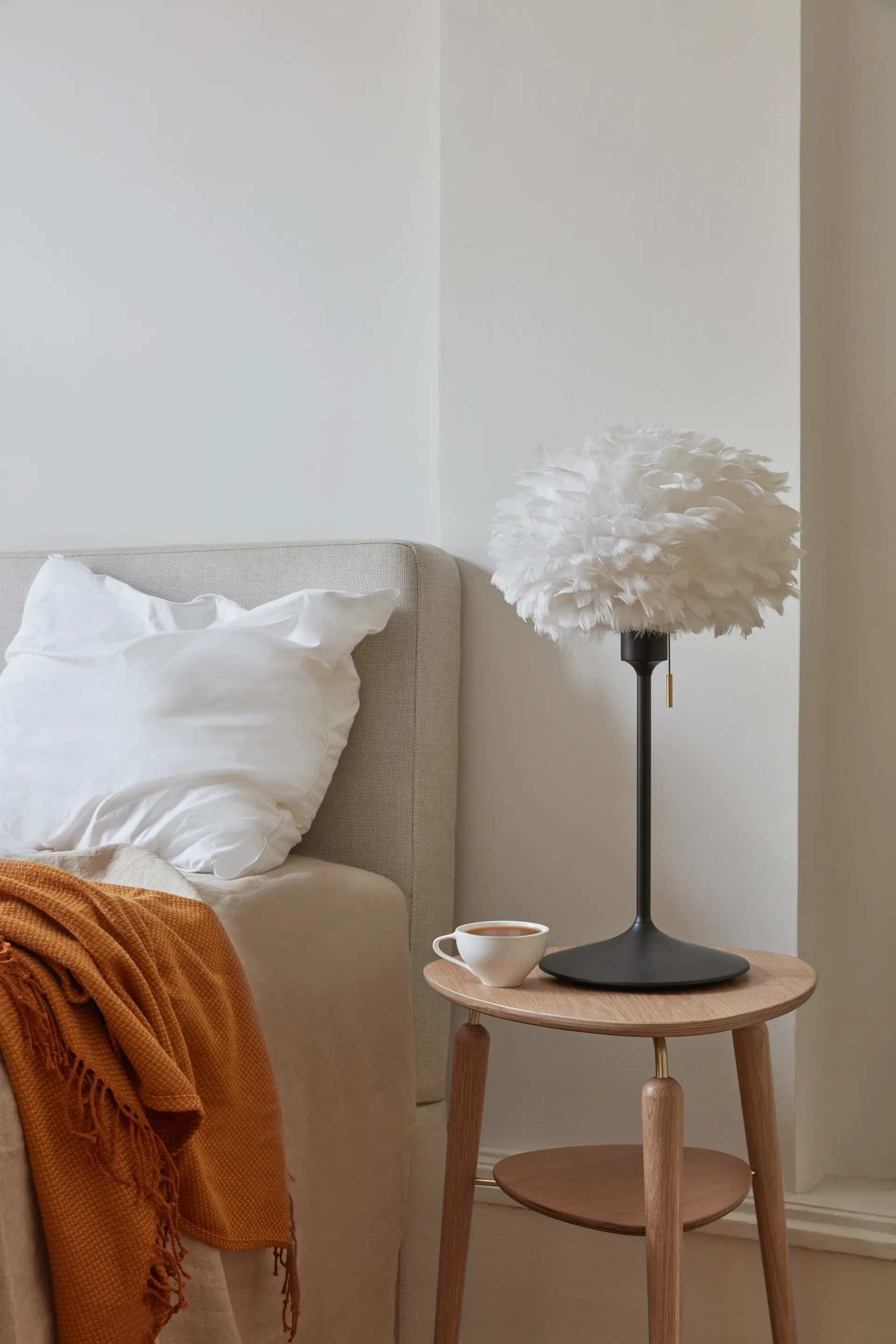 Eos bordslampa mini, Vit-Svart Umage