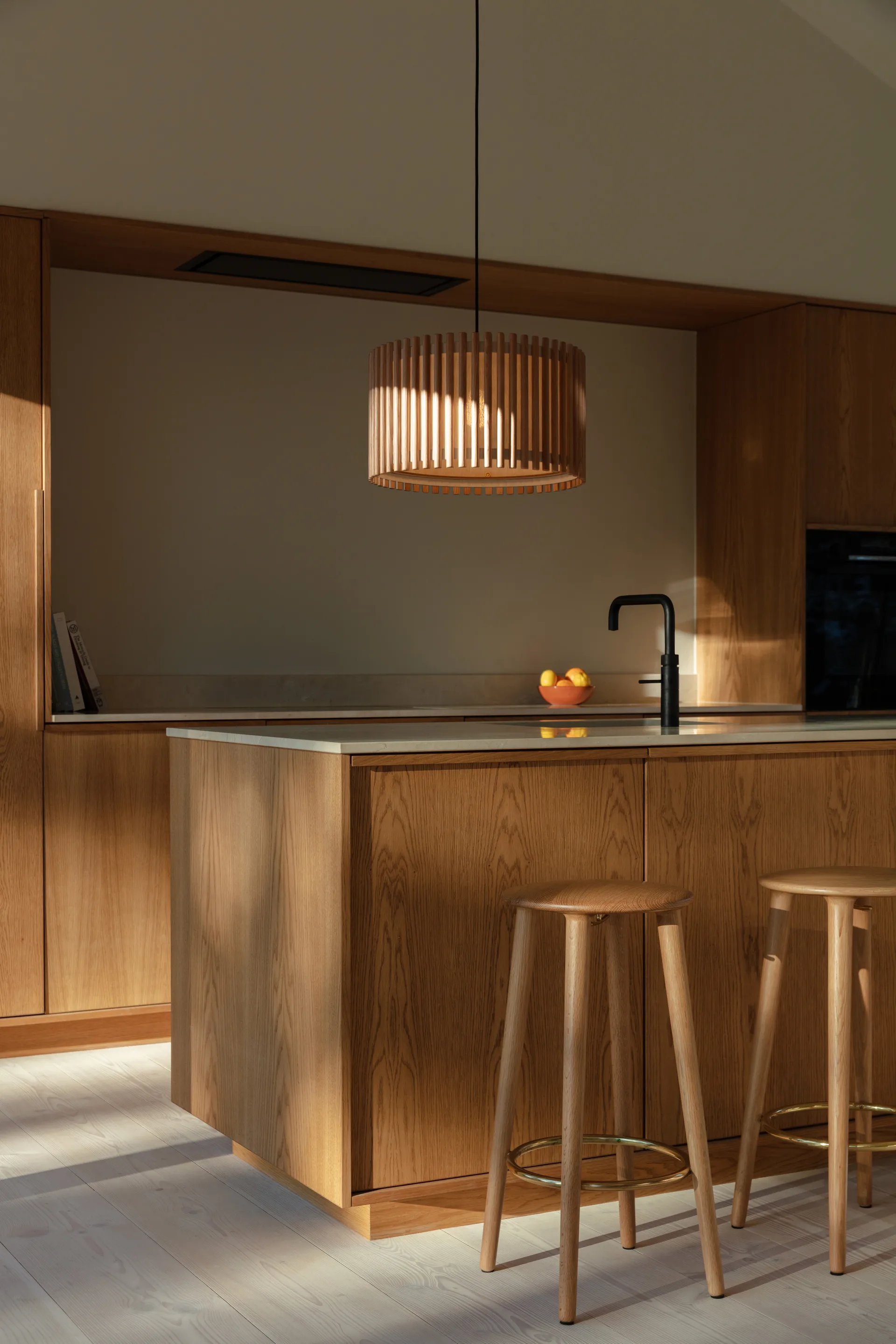 Komorebi pendel large, Circle oak-svart Umage
