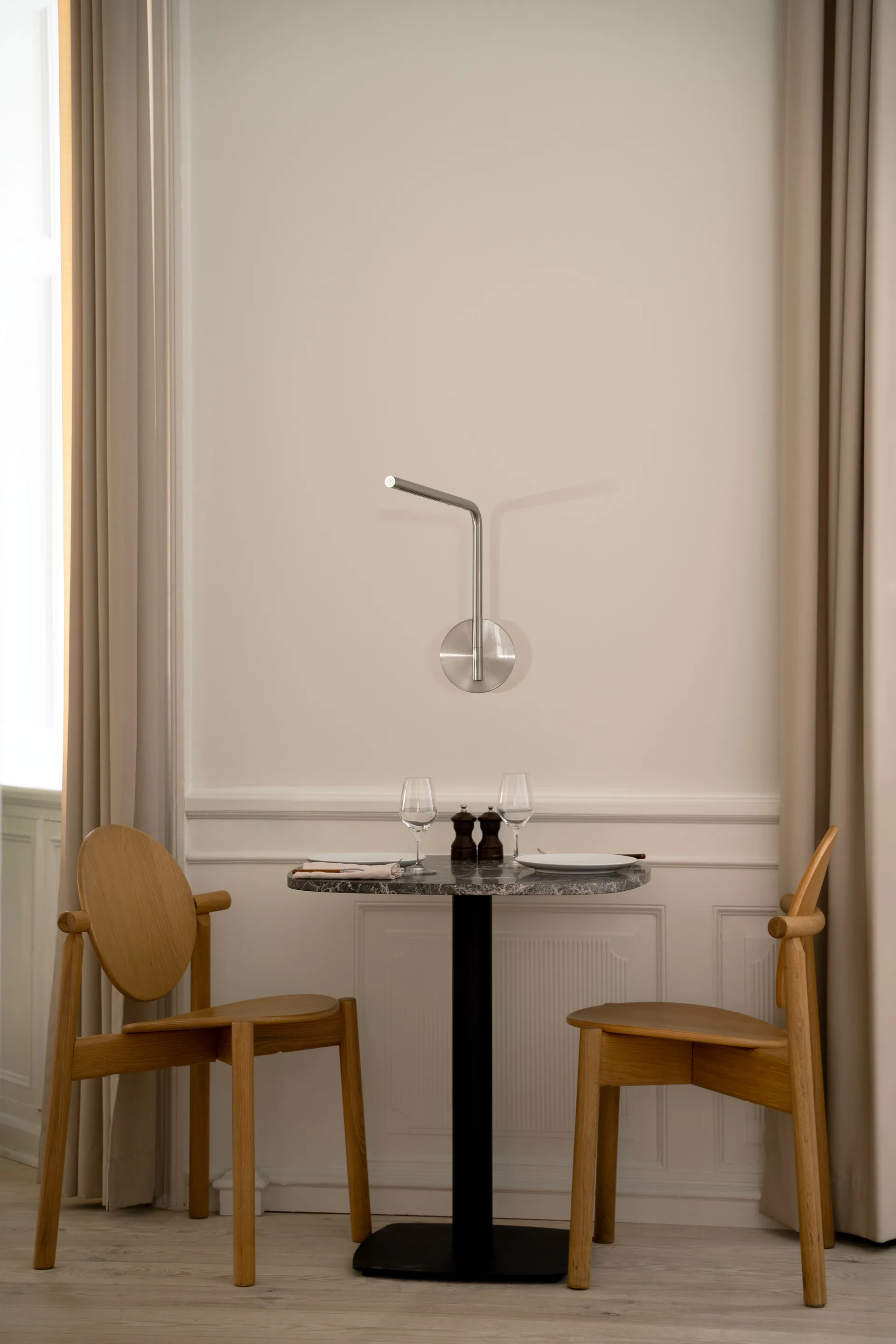 Omni Pivot vägglampa, Steel Umage