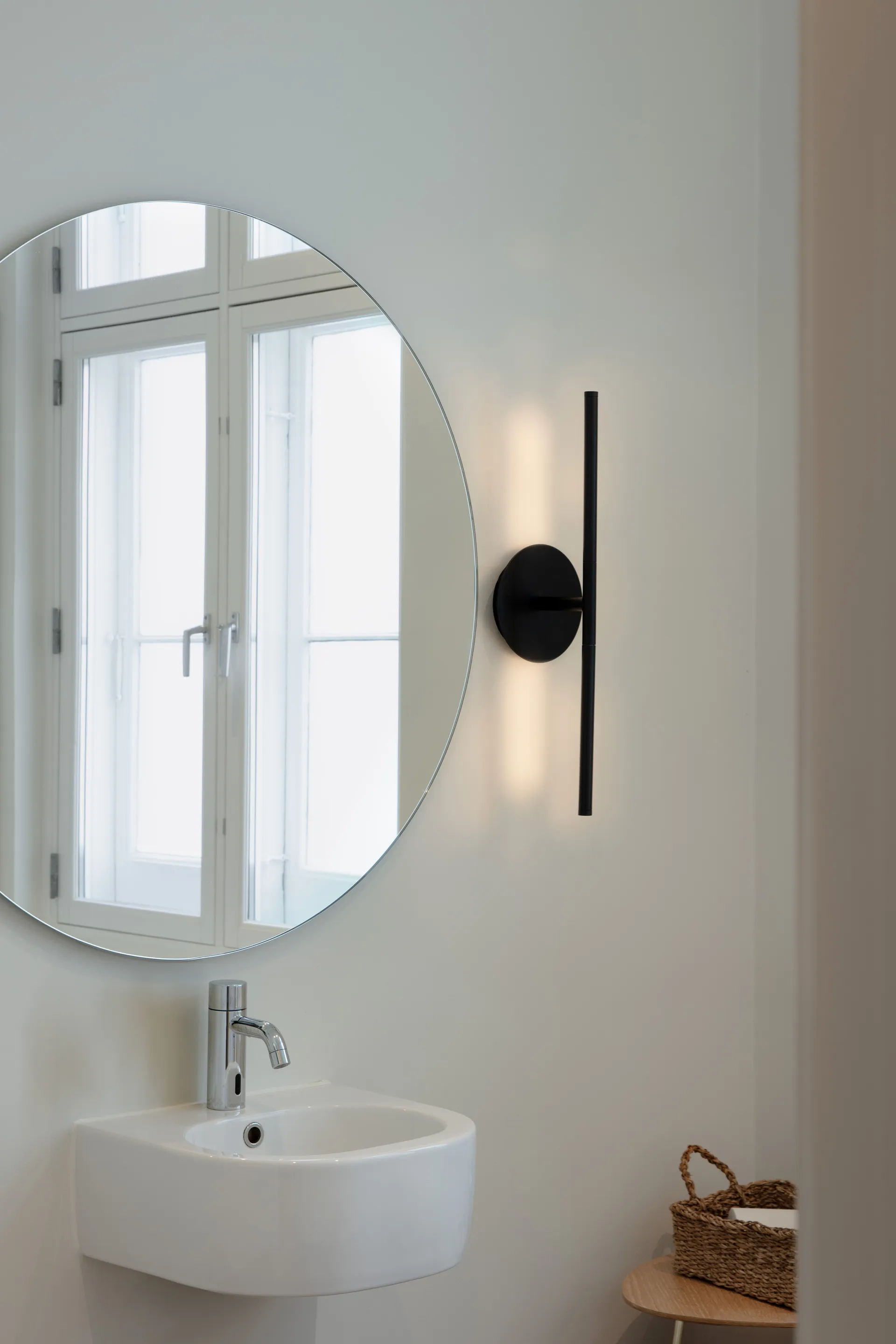 Omni wall vägglampa mini, Black Umage