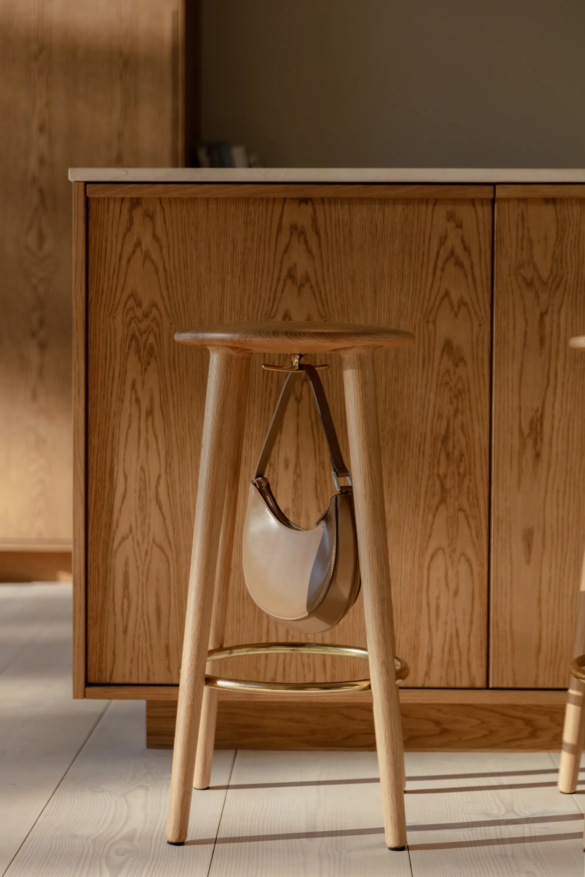 The Socialite Counter barstol 67,5 cm, Ek Umage