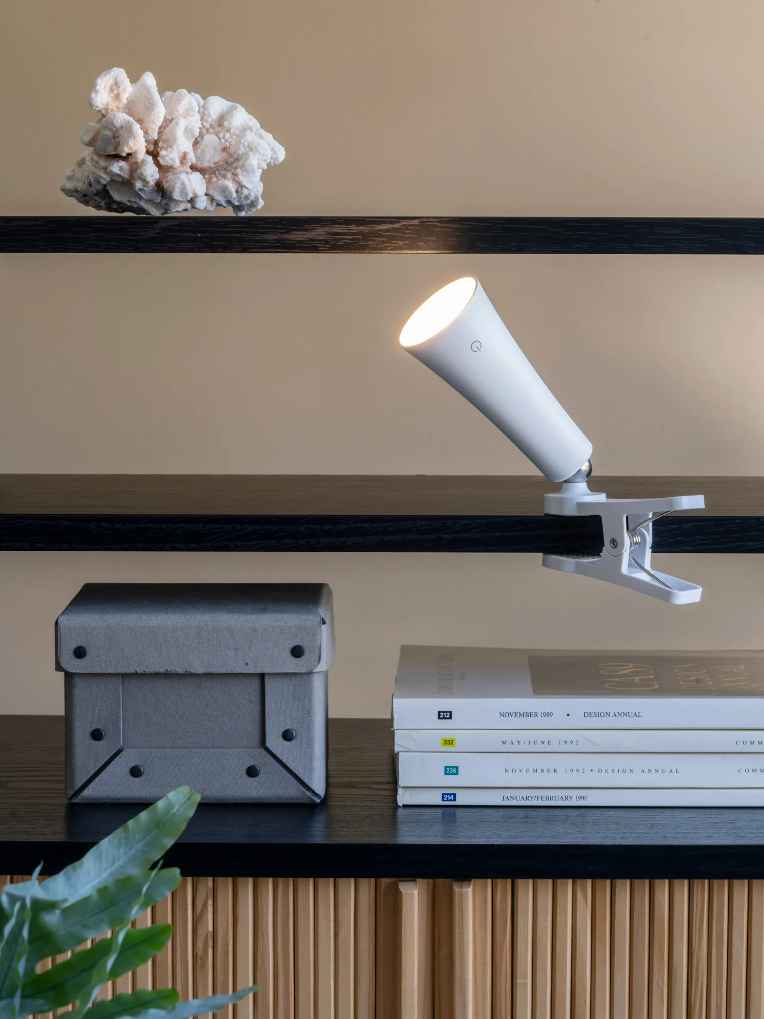 No Cable uppladdningsbar skrivbordslampa, Vit, Ø11,7x34,8 cm Unison