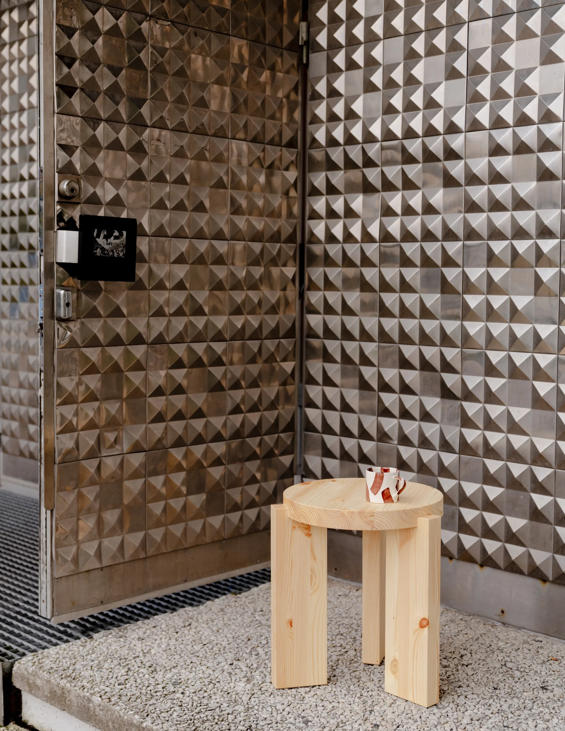 001 Stool pall, Matt oljevaxad furu, Ø40x44 cm Vaarnii