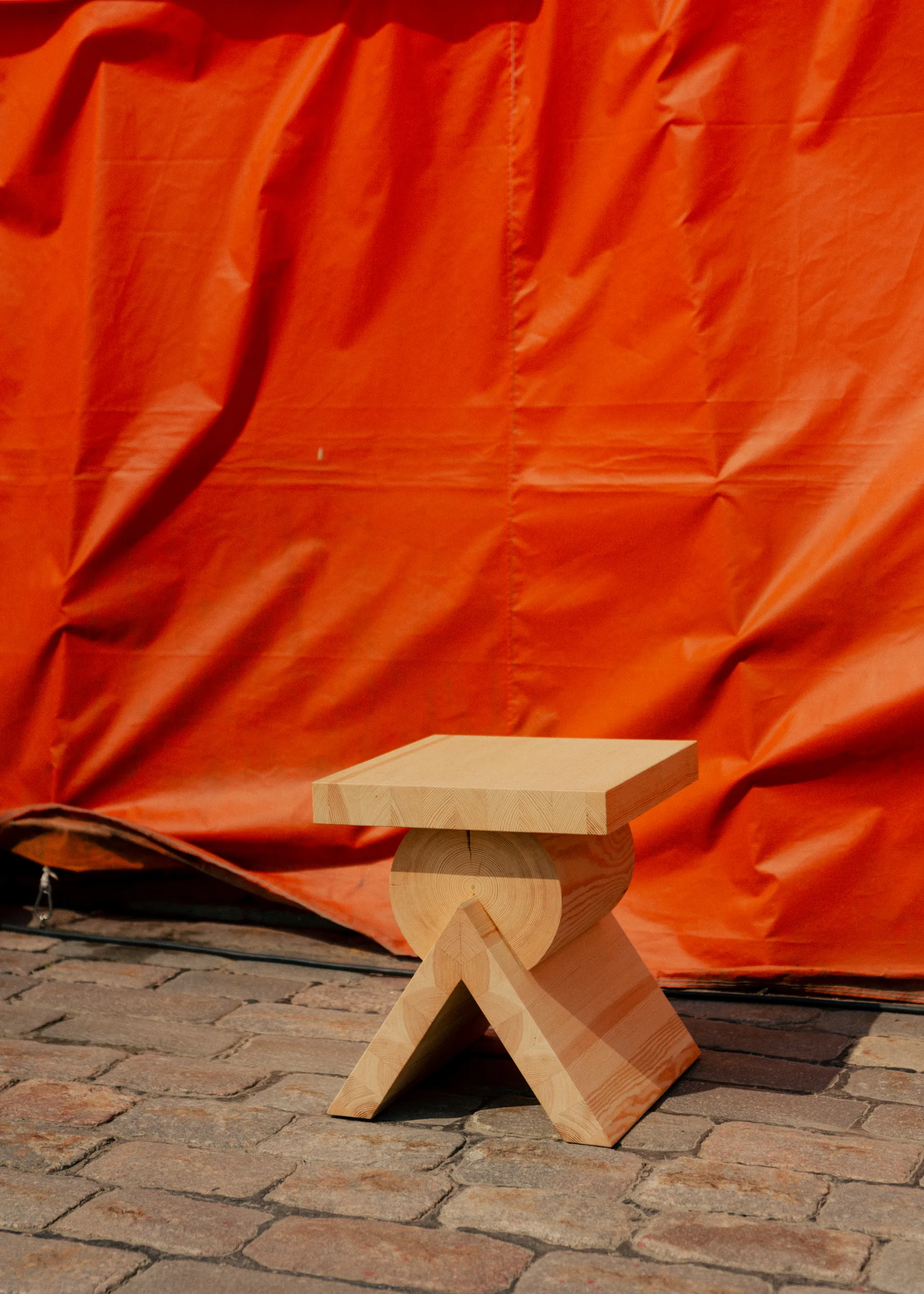 006 AA Side Table sidobord, Matt oljevaxad furu, 40x40x45 cm Vaarnii