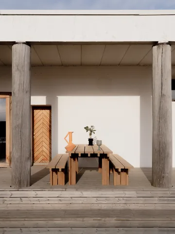 013 Osa Outdoor Bench bänk - Värmebehandlad furu, 333x37x49 cm - Vaarnii