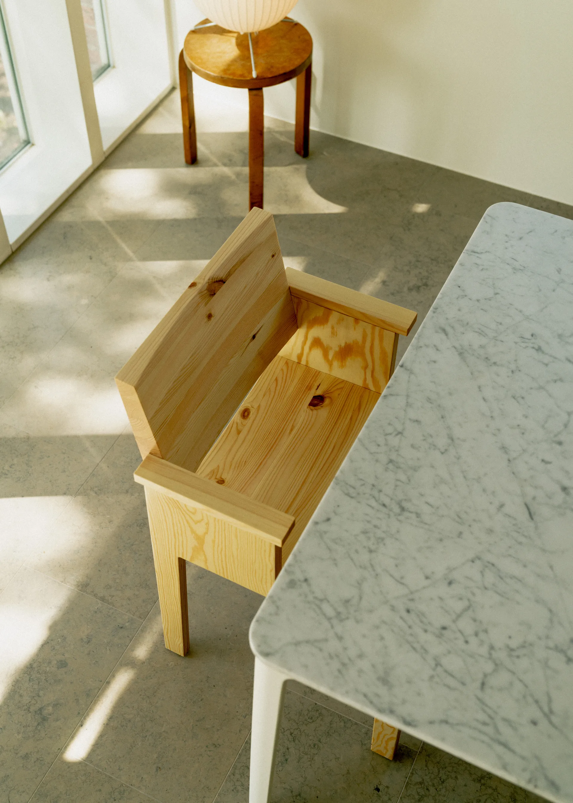 016 Maasto Dining Armchair karmstol, Matt oljevaxad furu Vaarnii