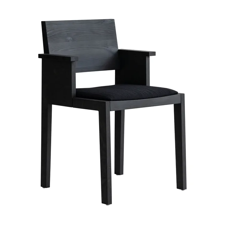016 Maasto Dining Armchair karmstol - Svartbetsad furu, klädd sits svart - Vaarnii