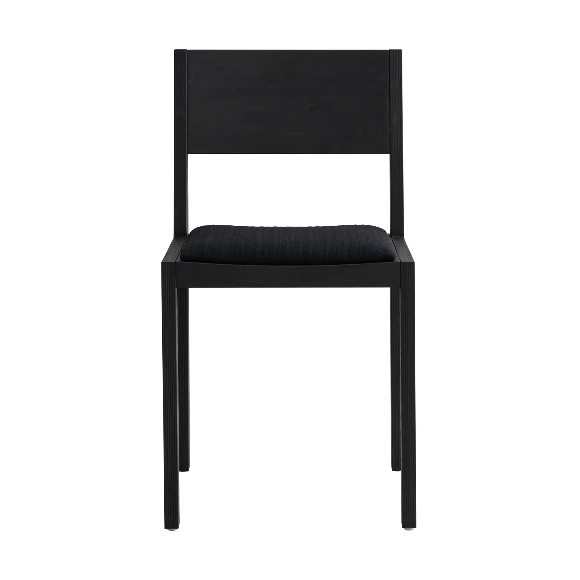 016 Maasto Dining Chair stol, Svartbetsad furu, klädd sits svart Vaarnii
