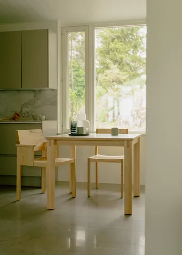 016 Maasto Table bord - Matt oljevaxad furu, 90x90x75 cm - Vaarnii