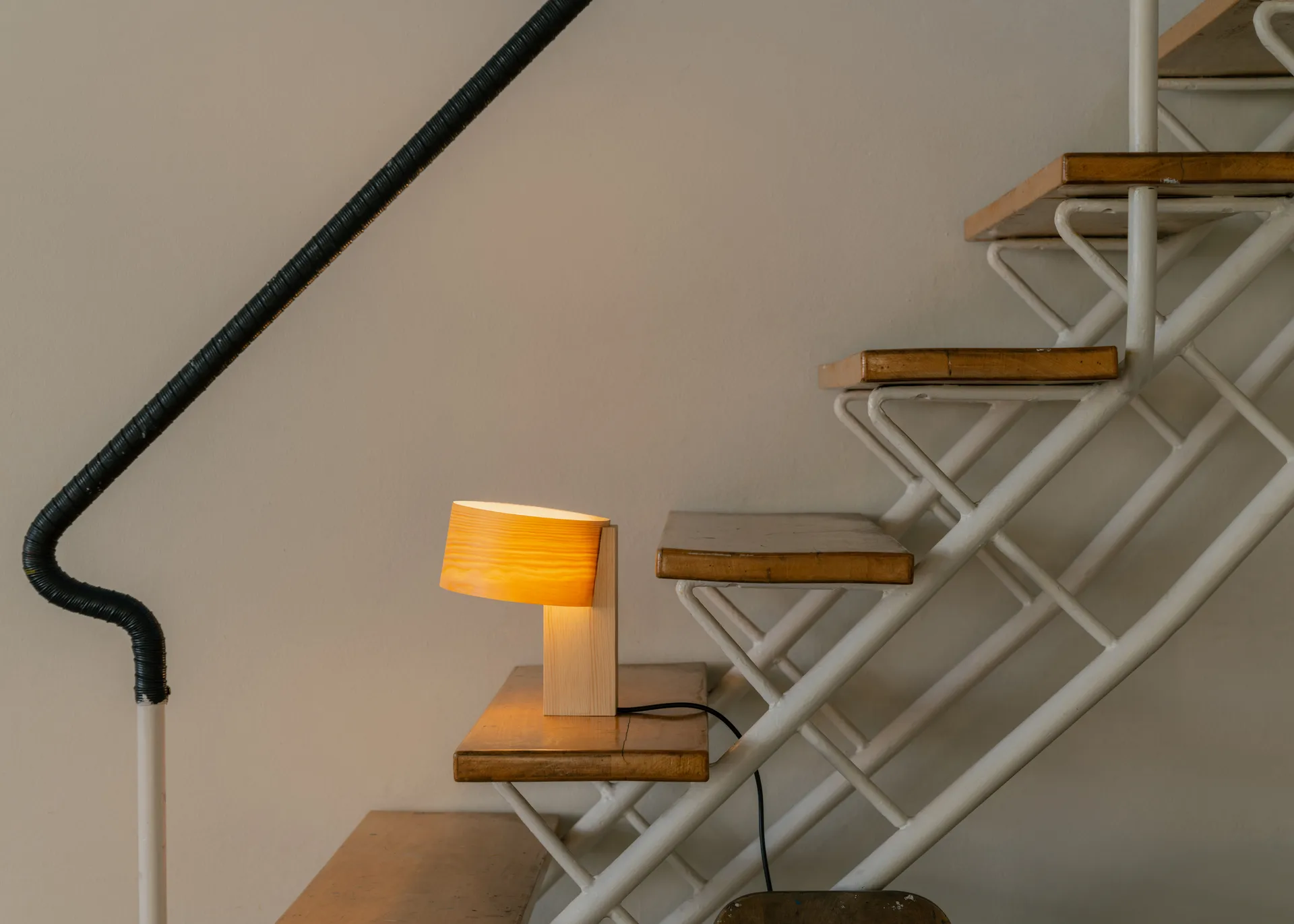 018 Hoop Table Lamp bordslampa, Matt oljevaxad furu, 34 cm Vaarnii