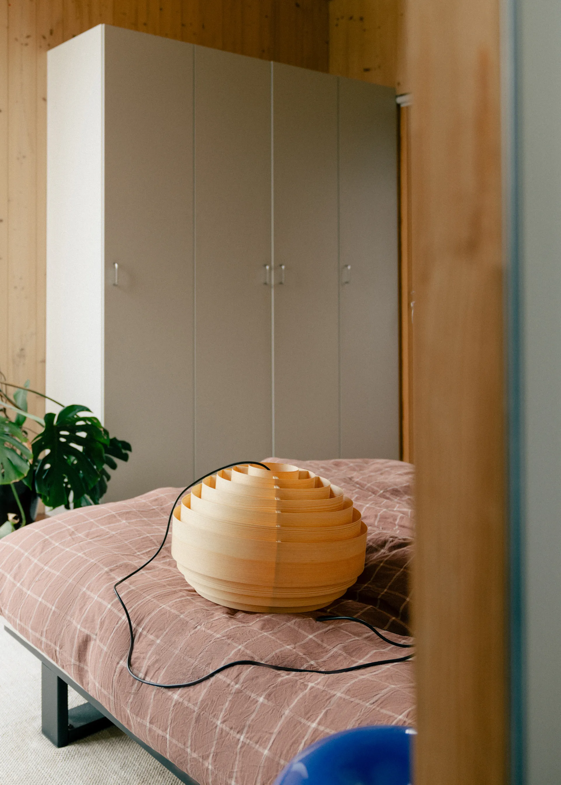 1002 Hans Pendant pendel, Matt oljevaxad furu, Ø46 cm Vaarnii