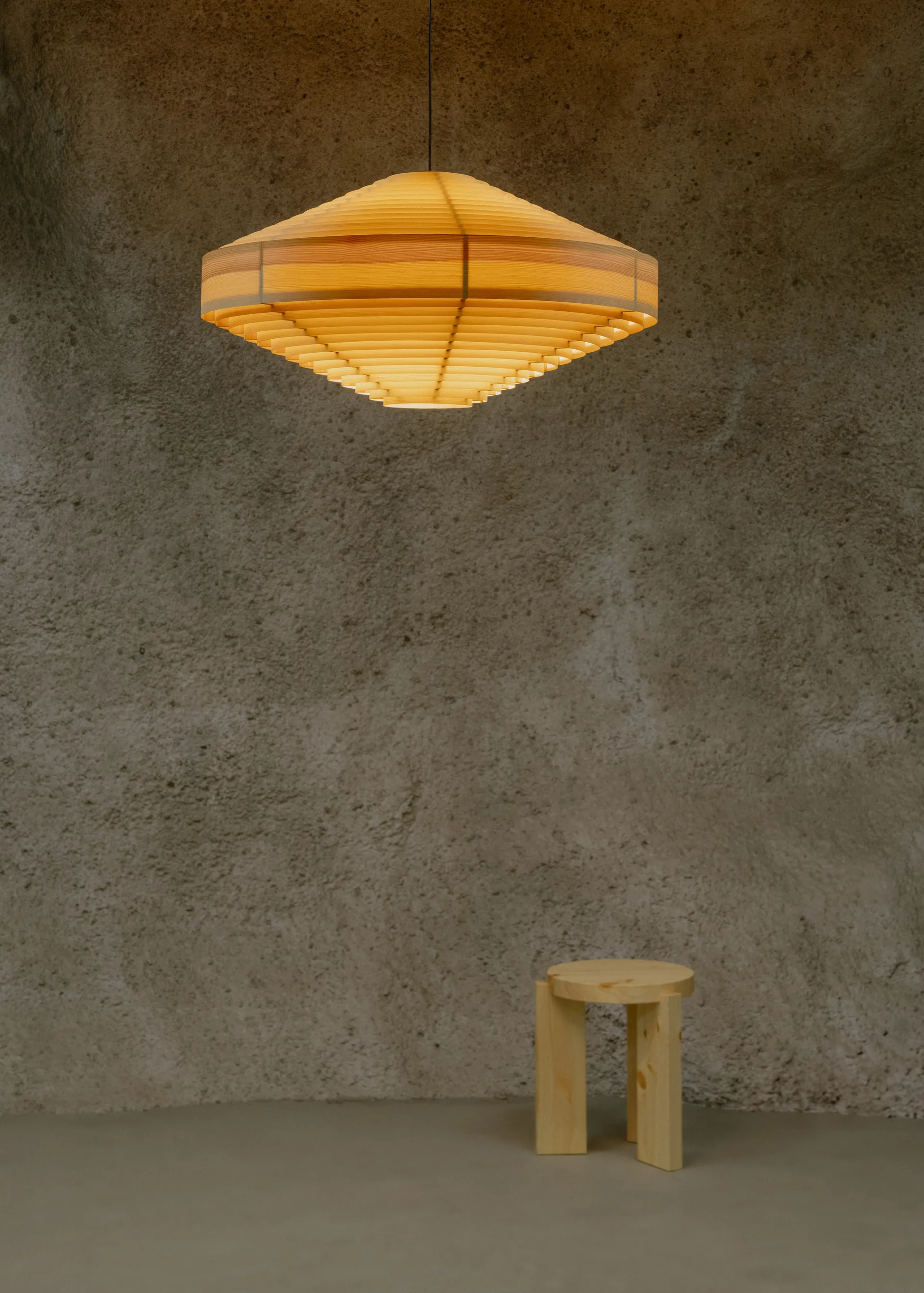 1003 Hans Pendant pendel, Matt oljevaxad furu, XL Ø90 cm Vaarnii