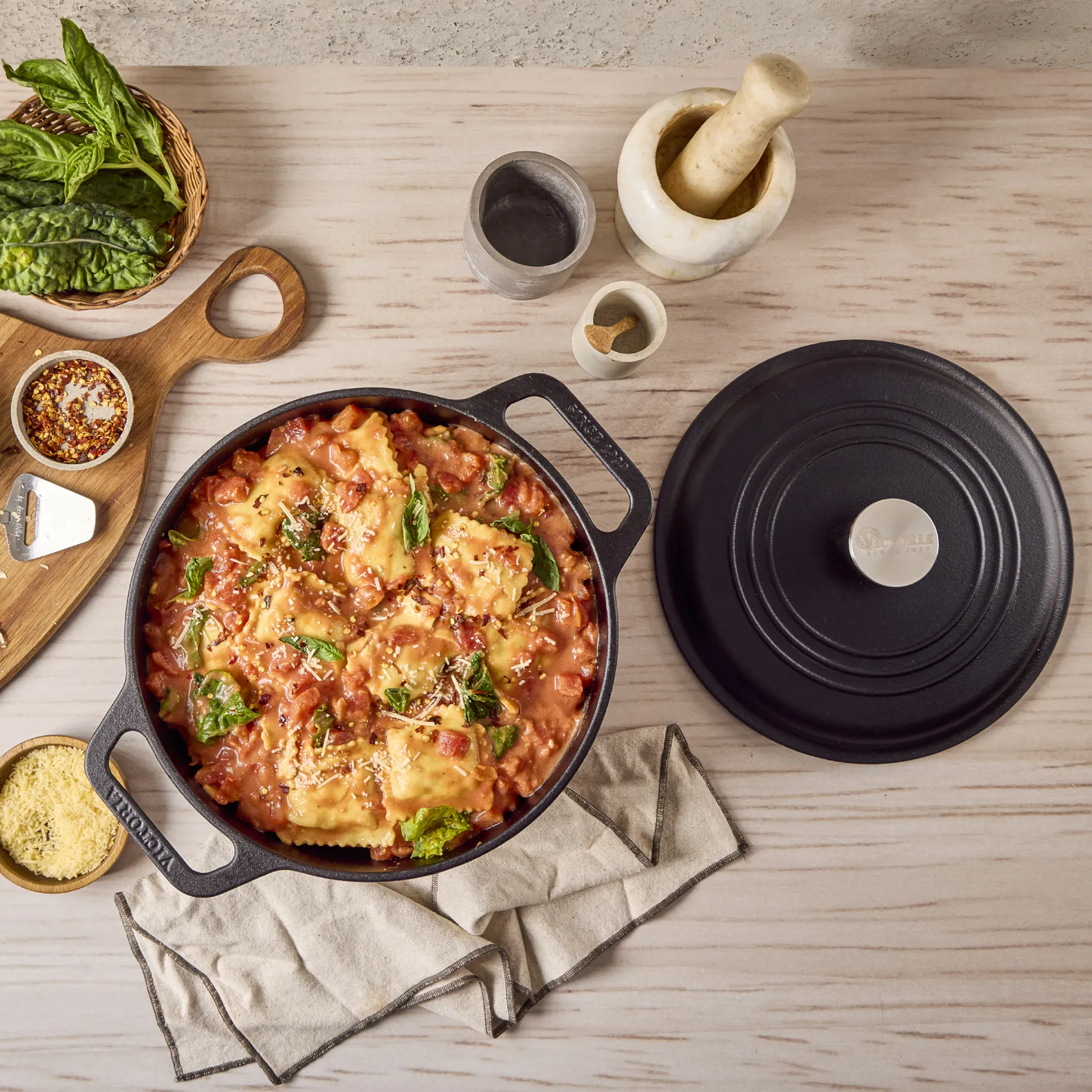 Victoria gryta gjutjärn pre-seasoned, 6,6 L Victoria