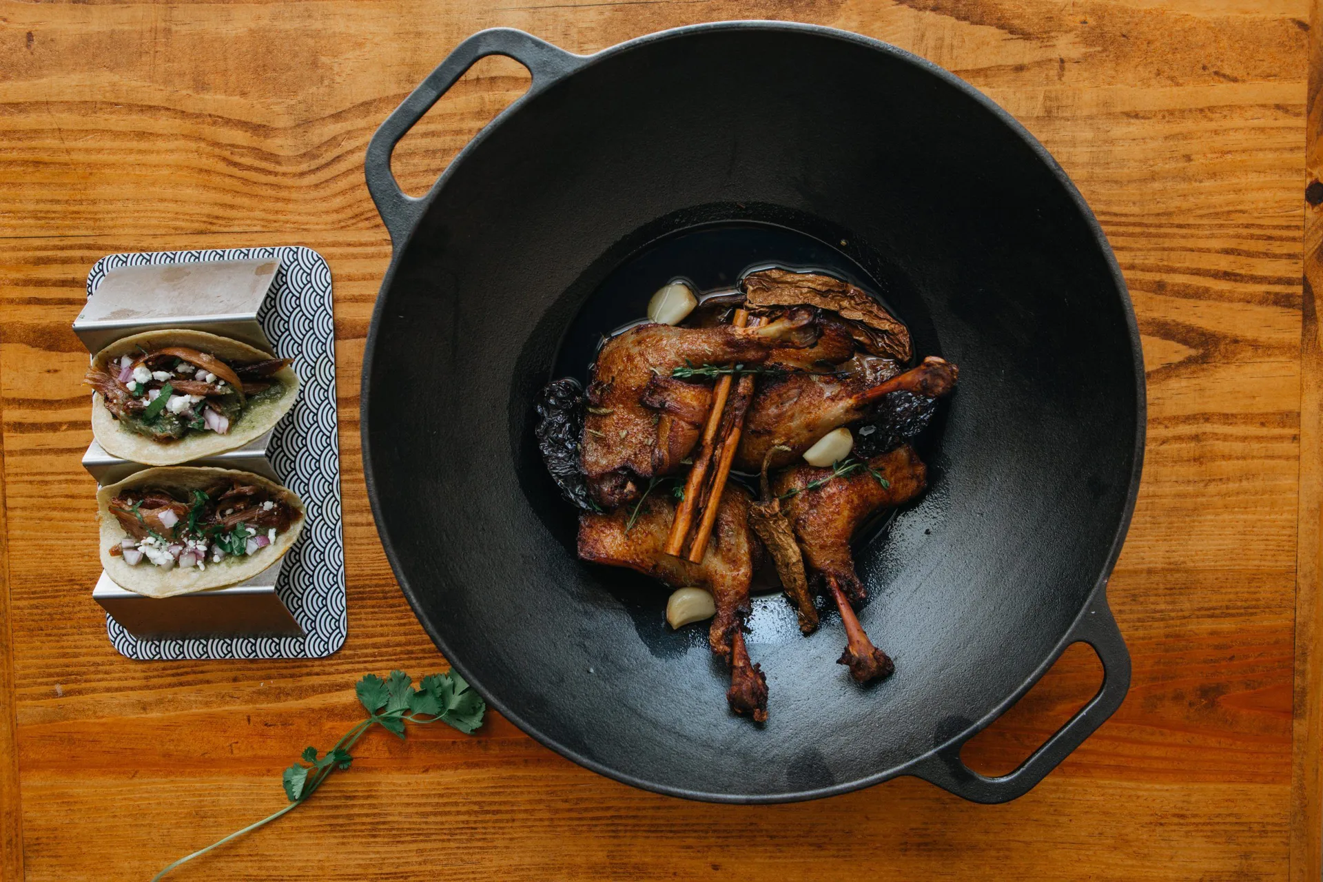 Wokpanna gjutjärn 36 cm, Svart Victoria