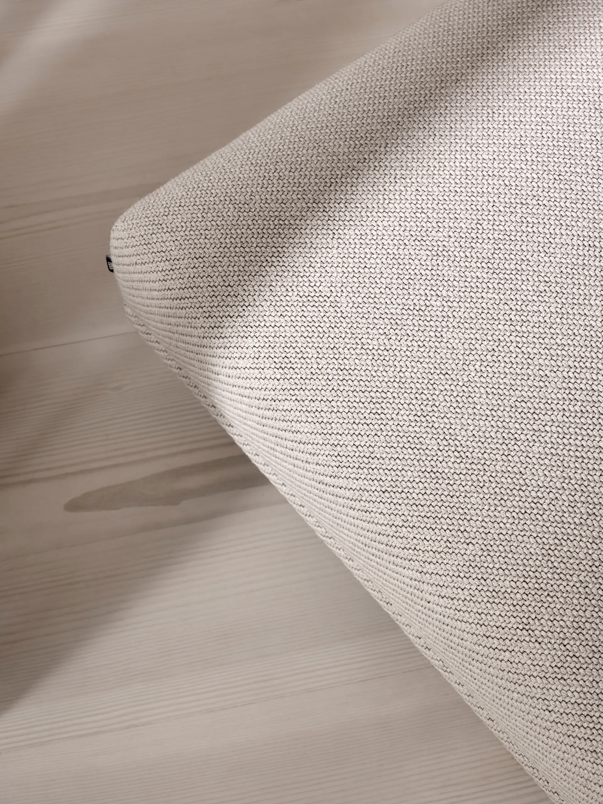 Chimney Ottoman, Safire Col. 04 Vipp