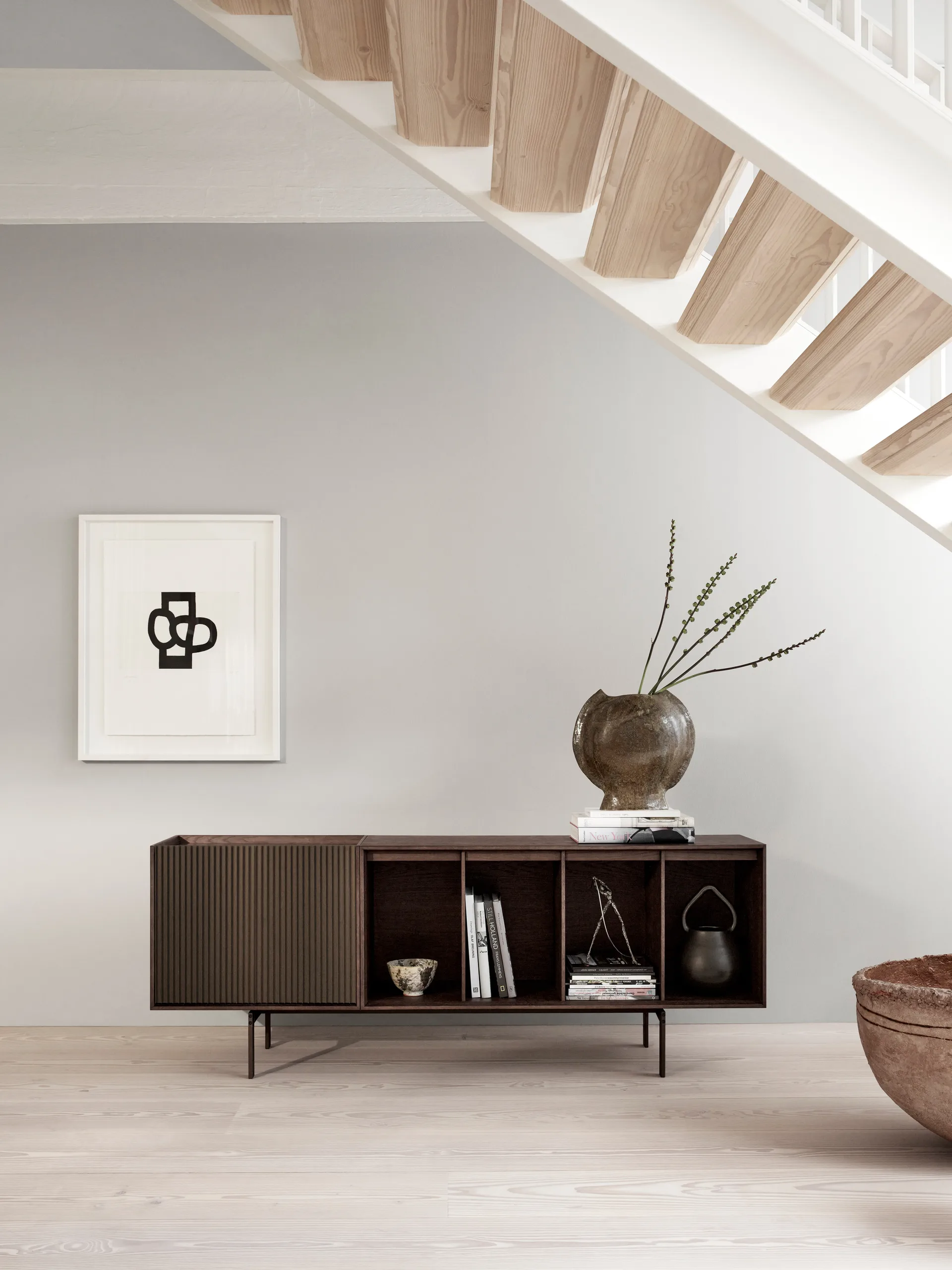 Vipp Cabinet H1 sideboard med ben, Dark oak-marble, doors Vipp