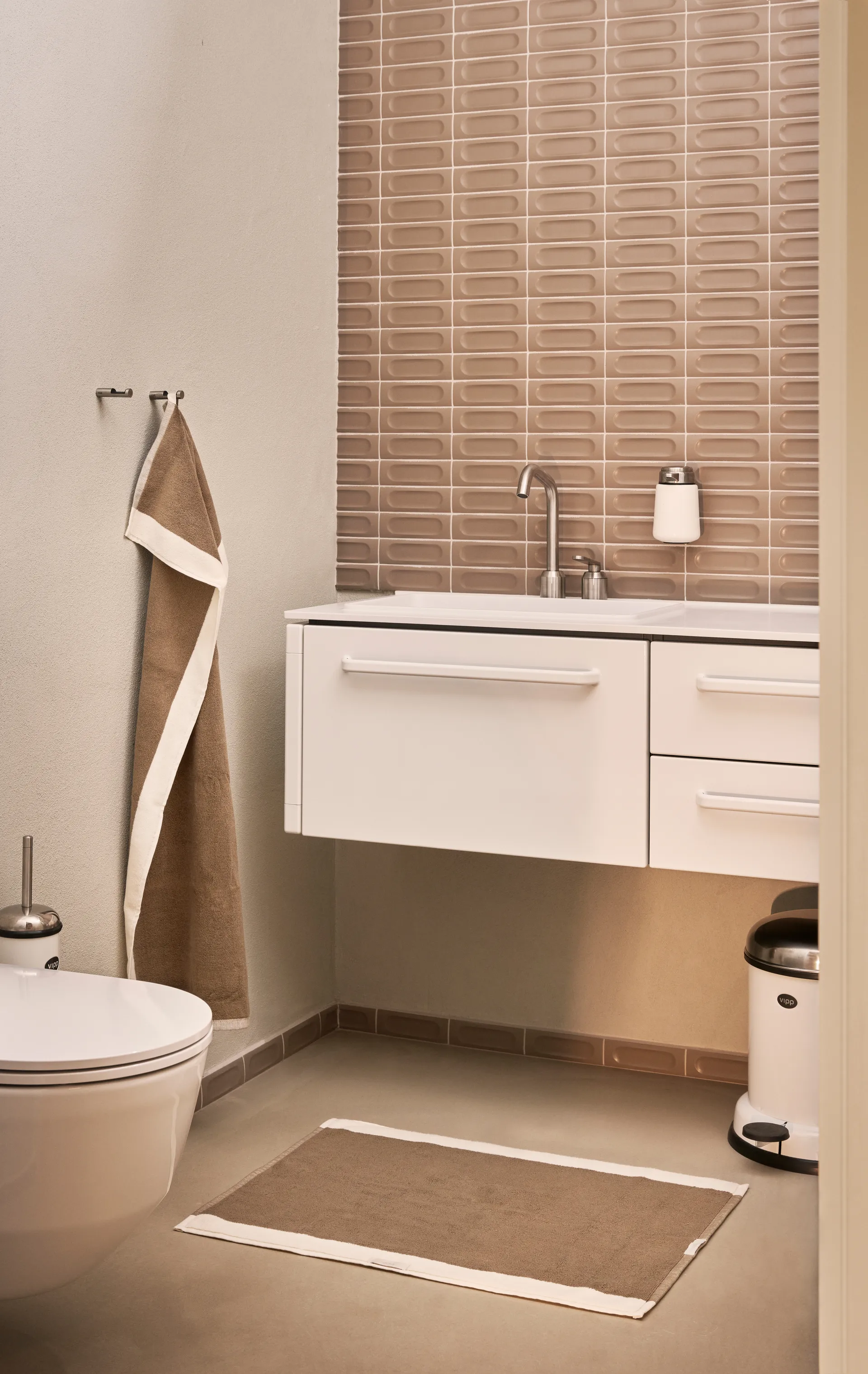 Vipp104 badhandduk, Taupe, 76x135 cm Vipp