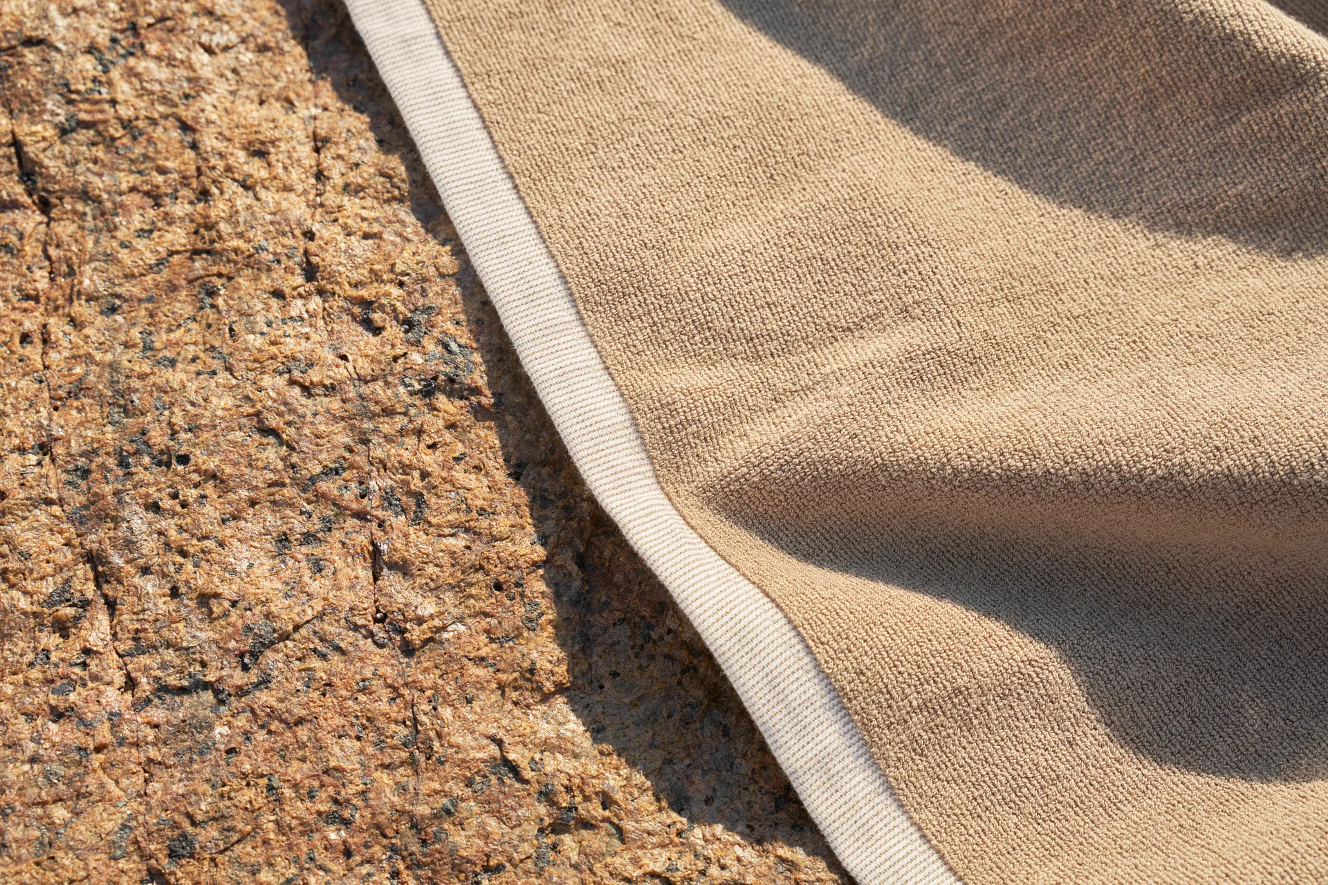 Vipp105 strandhandduk, Khaki, 100x180 cm Vipp