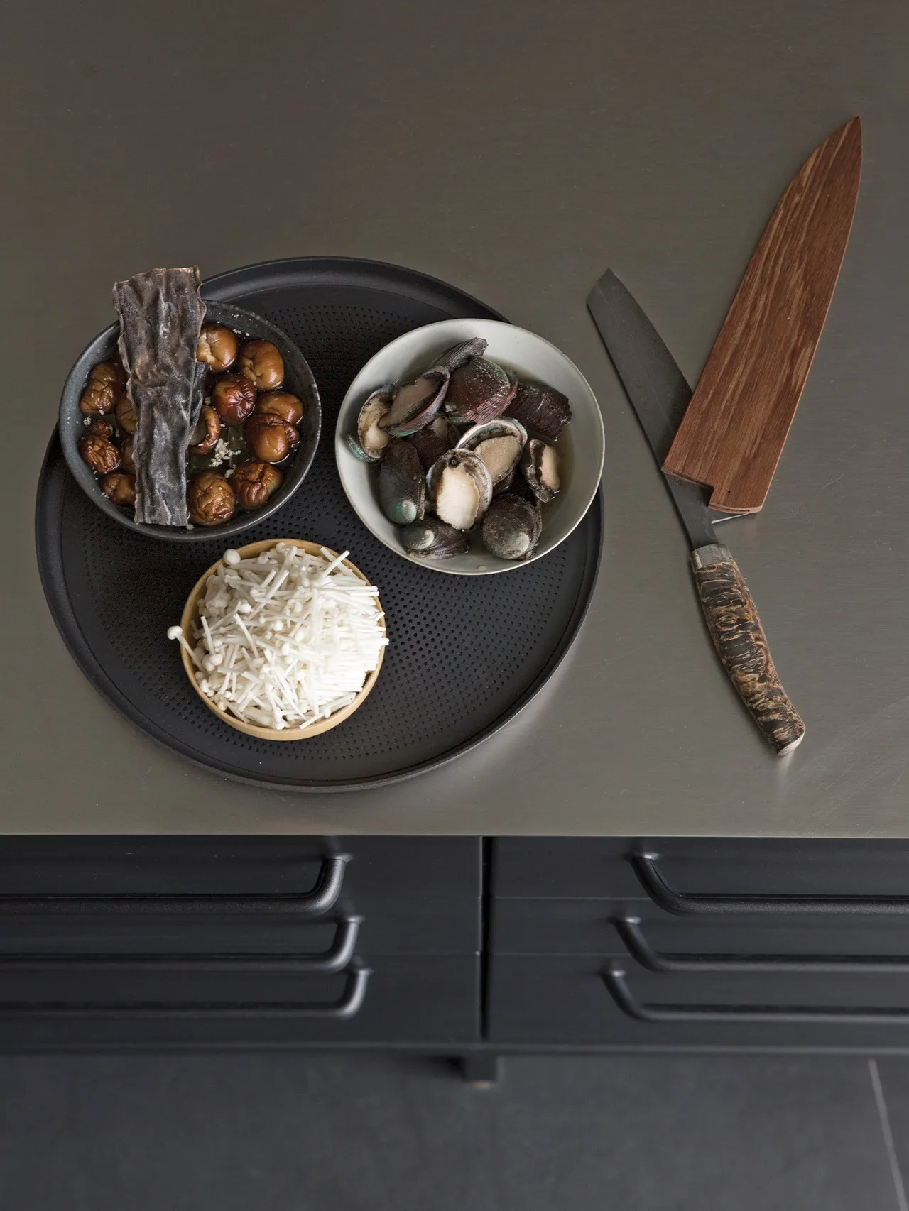 Vipp272 bricka Ø34 cm, Black Vipp