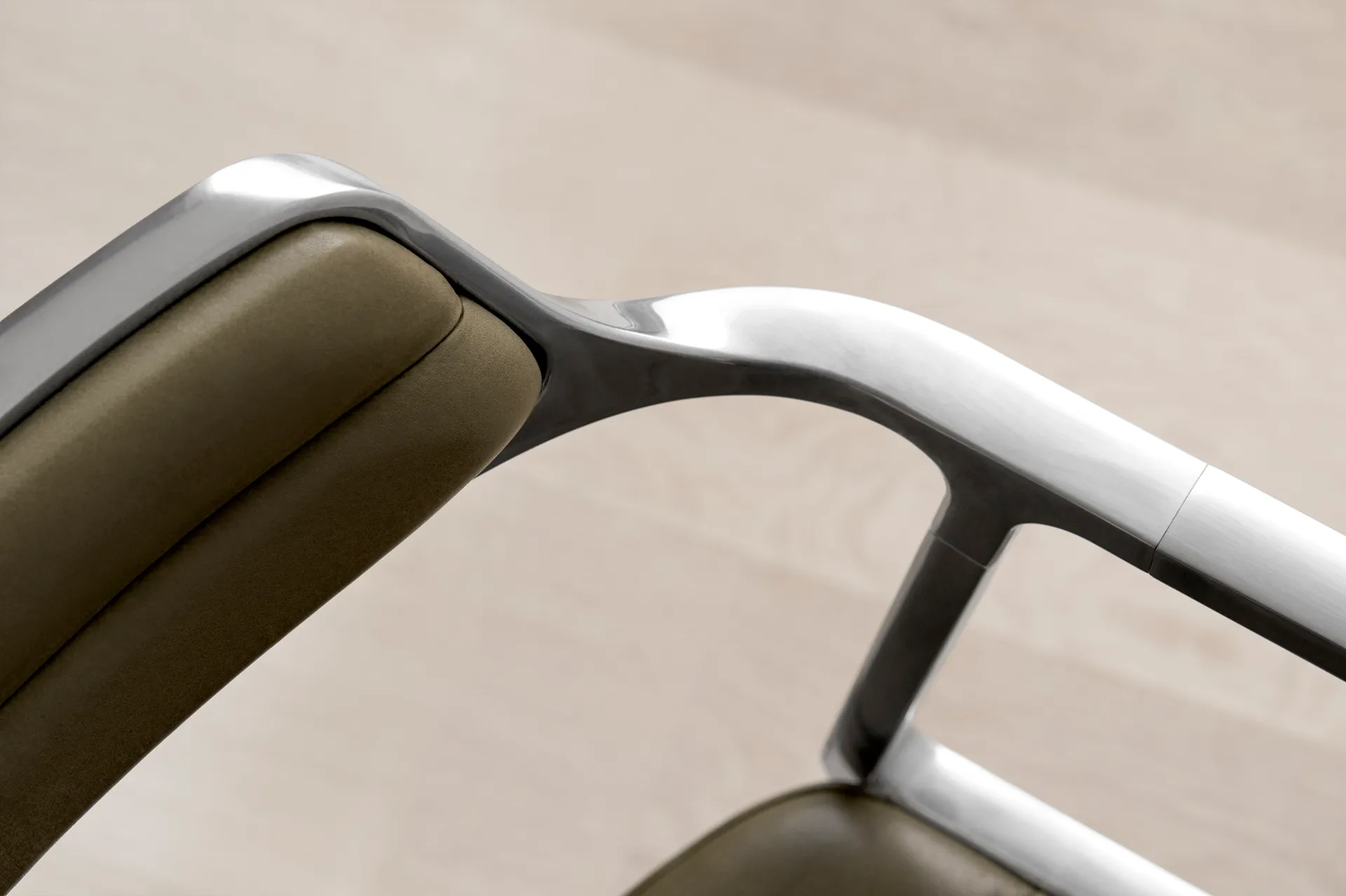 Vipp452 Swivel kontorsstol med hjul, Pol. aluminium-bosco green Vipp