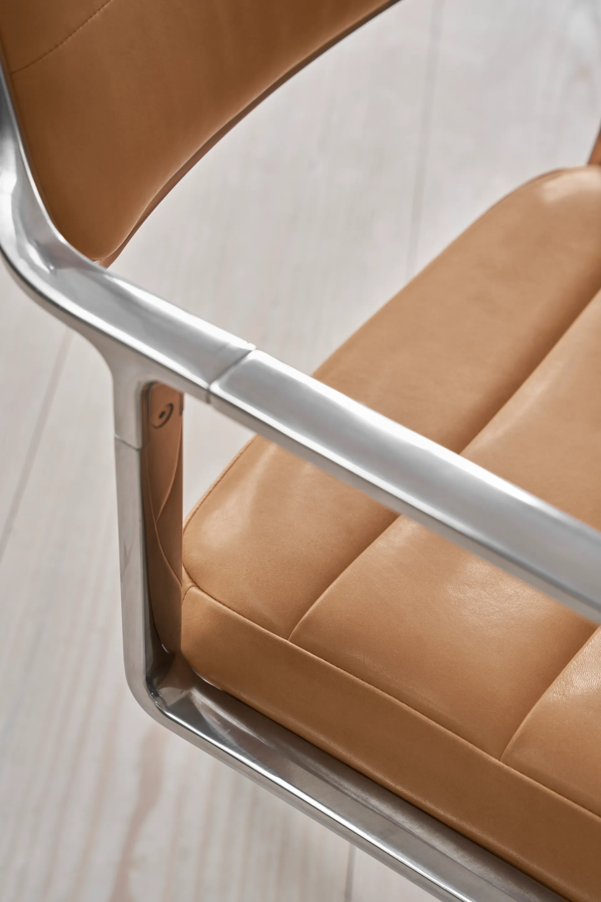 Vipp453 Swivel kontorsstol, Leather camel-pol. aluminium Vipp
