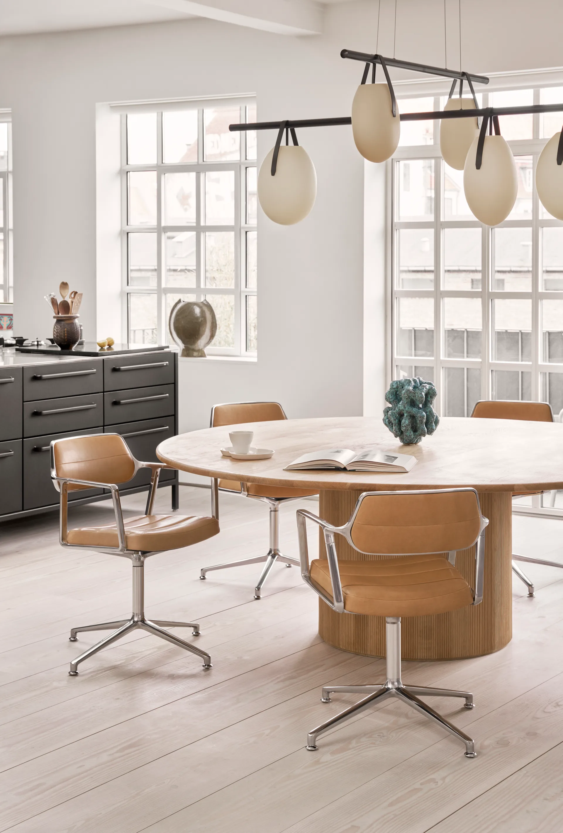 Vipp453 Swivel kontorsstol, Leather camel-pol. aluminium Vipp