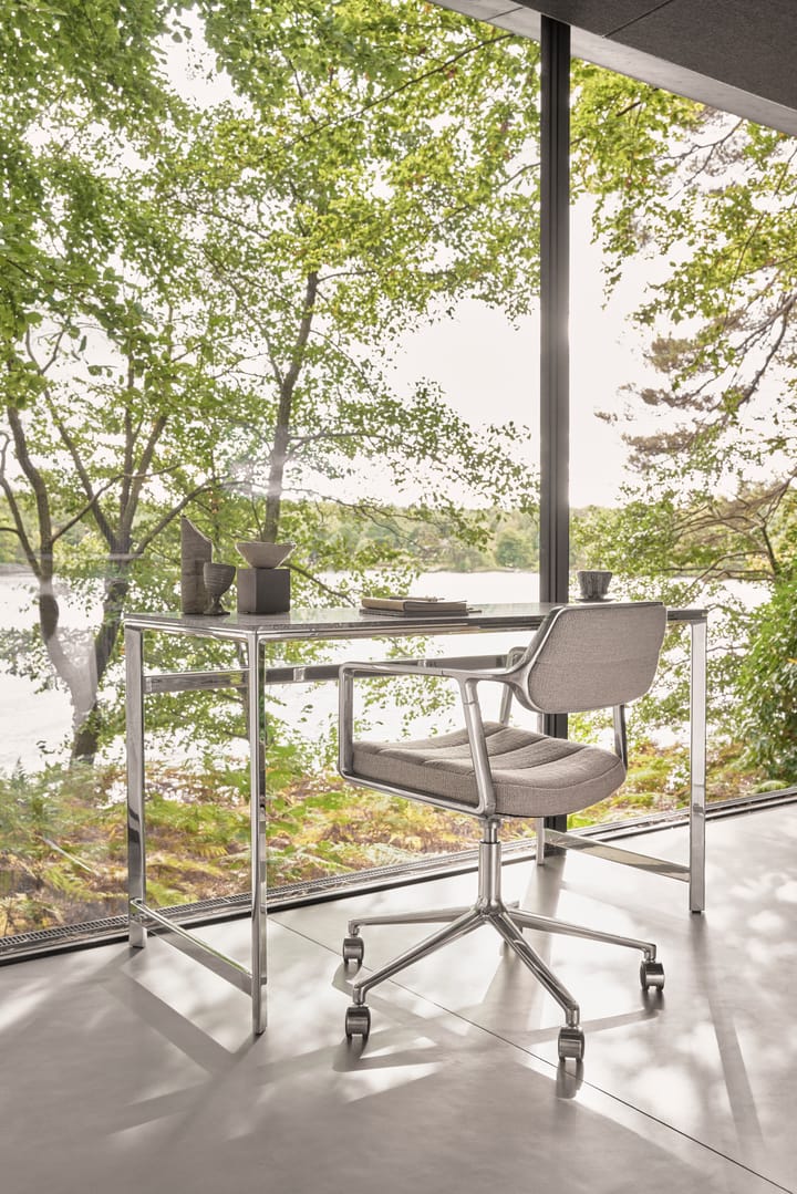 Vipp453+ Swivel kontorsstol med hjul, Pol. aluminium-dark sand Vipp