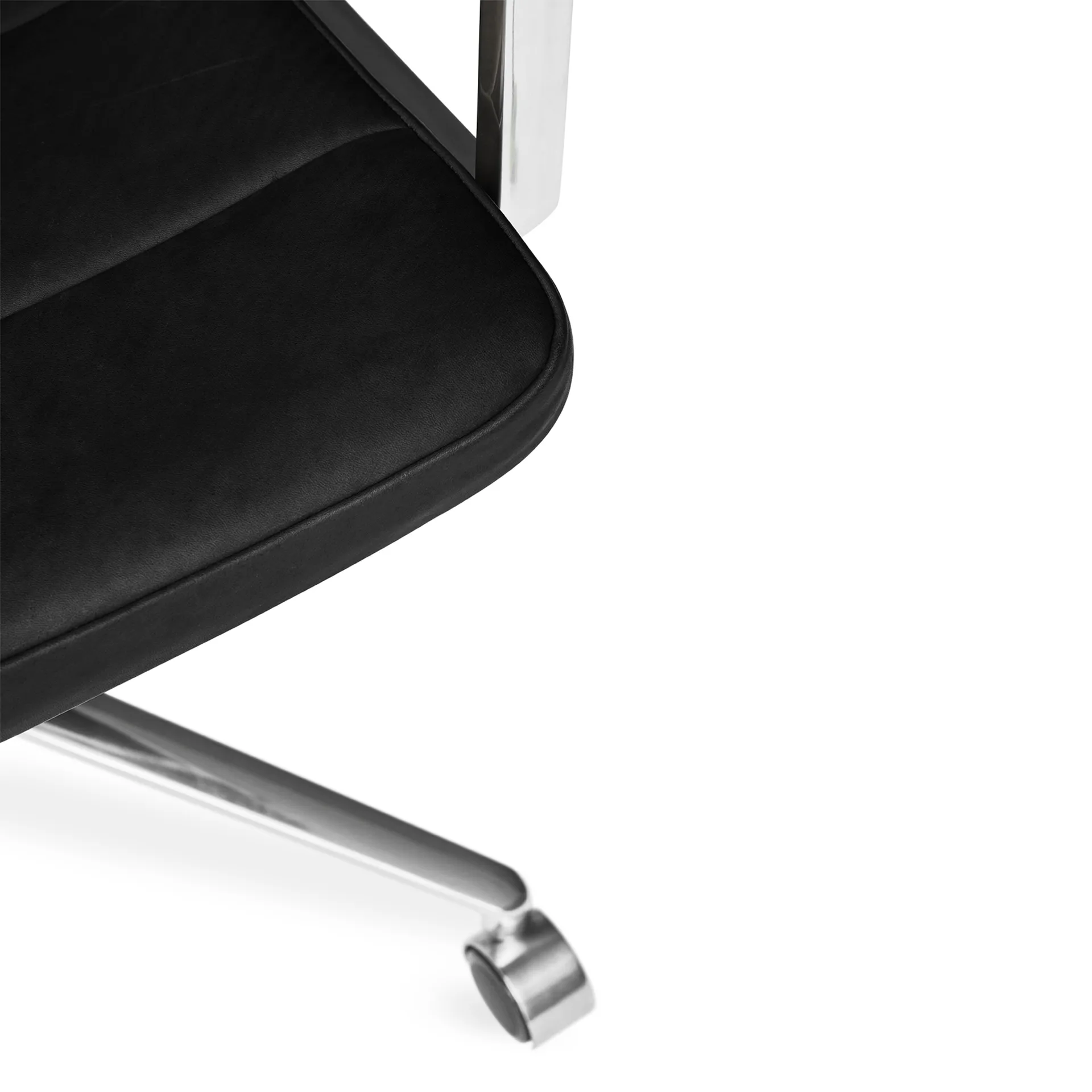 Vipp455 Swivel chair kontorsstol med hjul, Black leather-polished aluminium Vipp Vipp455 Swivel chair kontorsstol med hjul, Black leather-polished aluminium Vipp