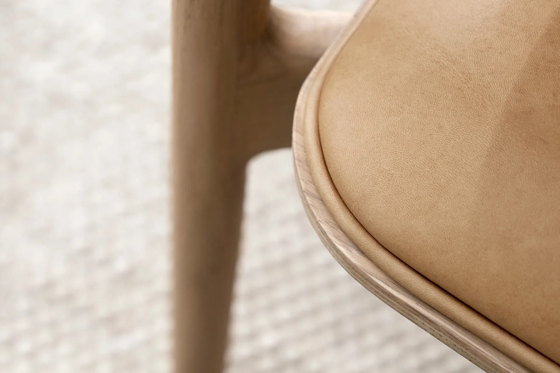 Vipp488 Cabin Lounge Chair, Light oak-sand leather Vipp