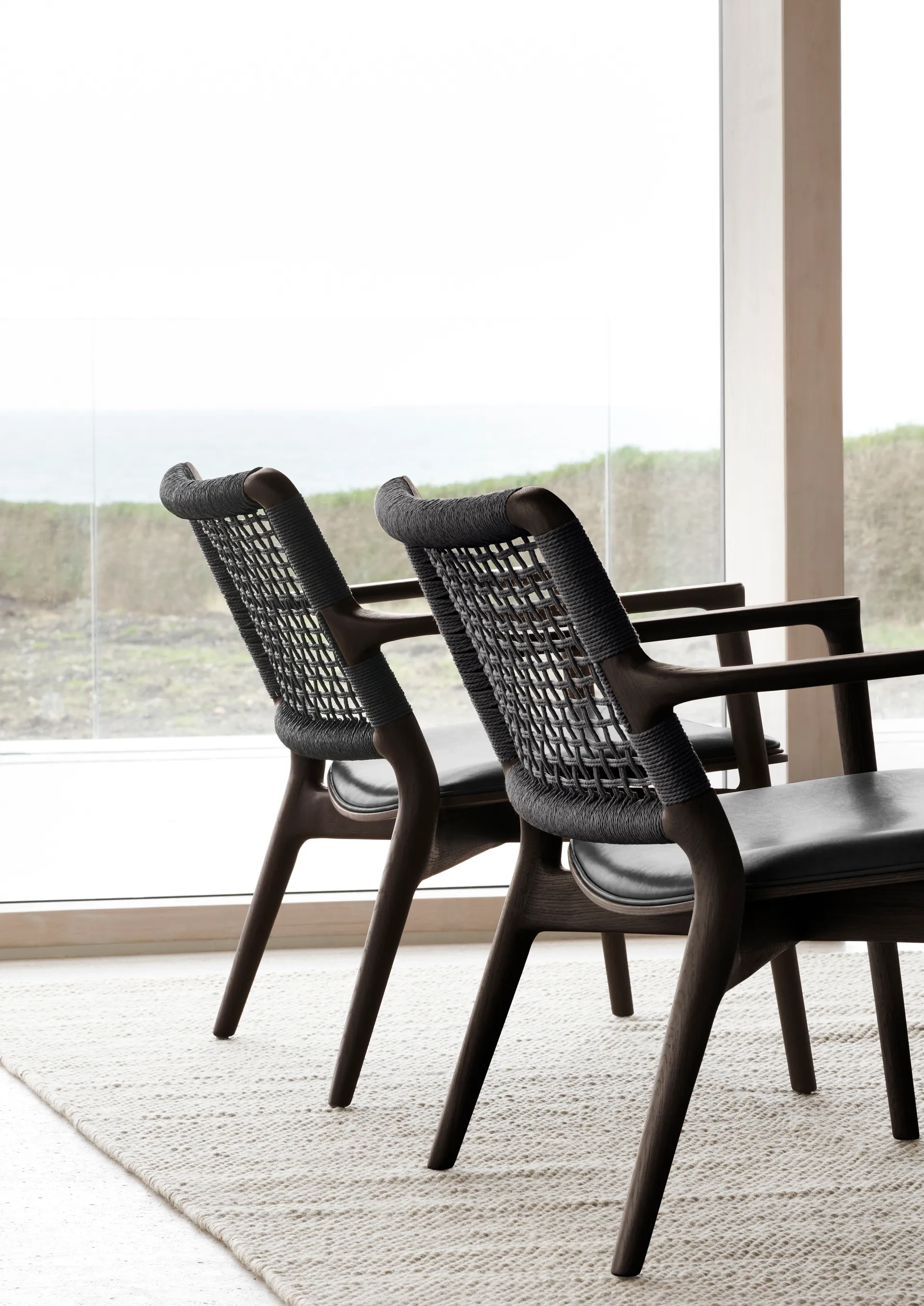 Vipp488 Cabin loungefåtölj, Dark oak-black leather Vipp