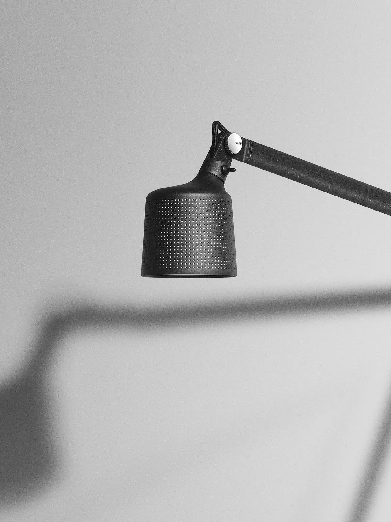 Vipp521 skrivbordslampa med fäste, Black Vipp