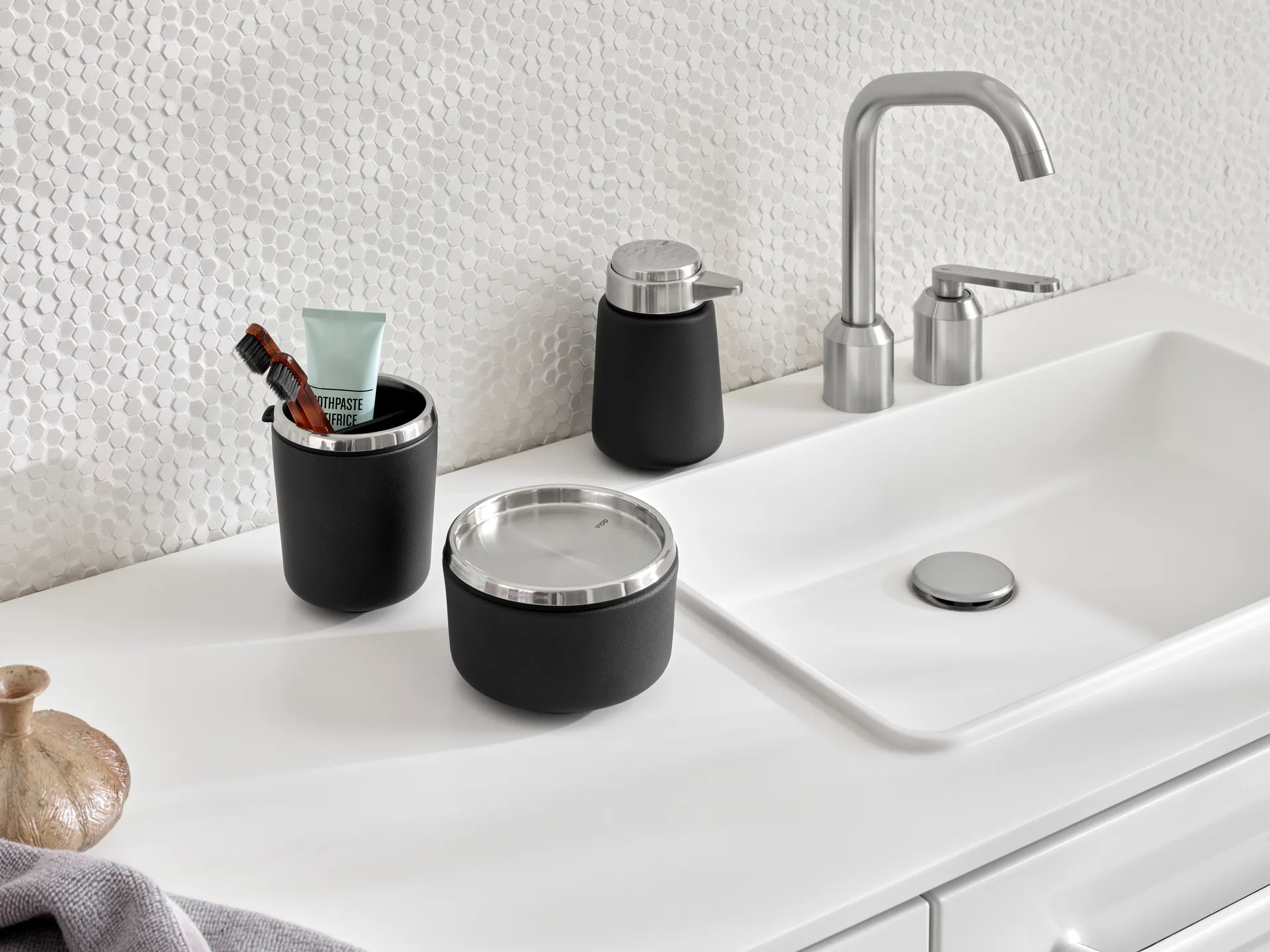 Vipp7 tandborsthållare, Black Vipp