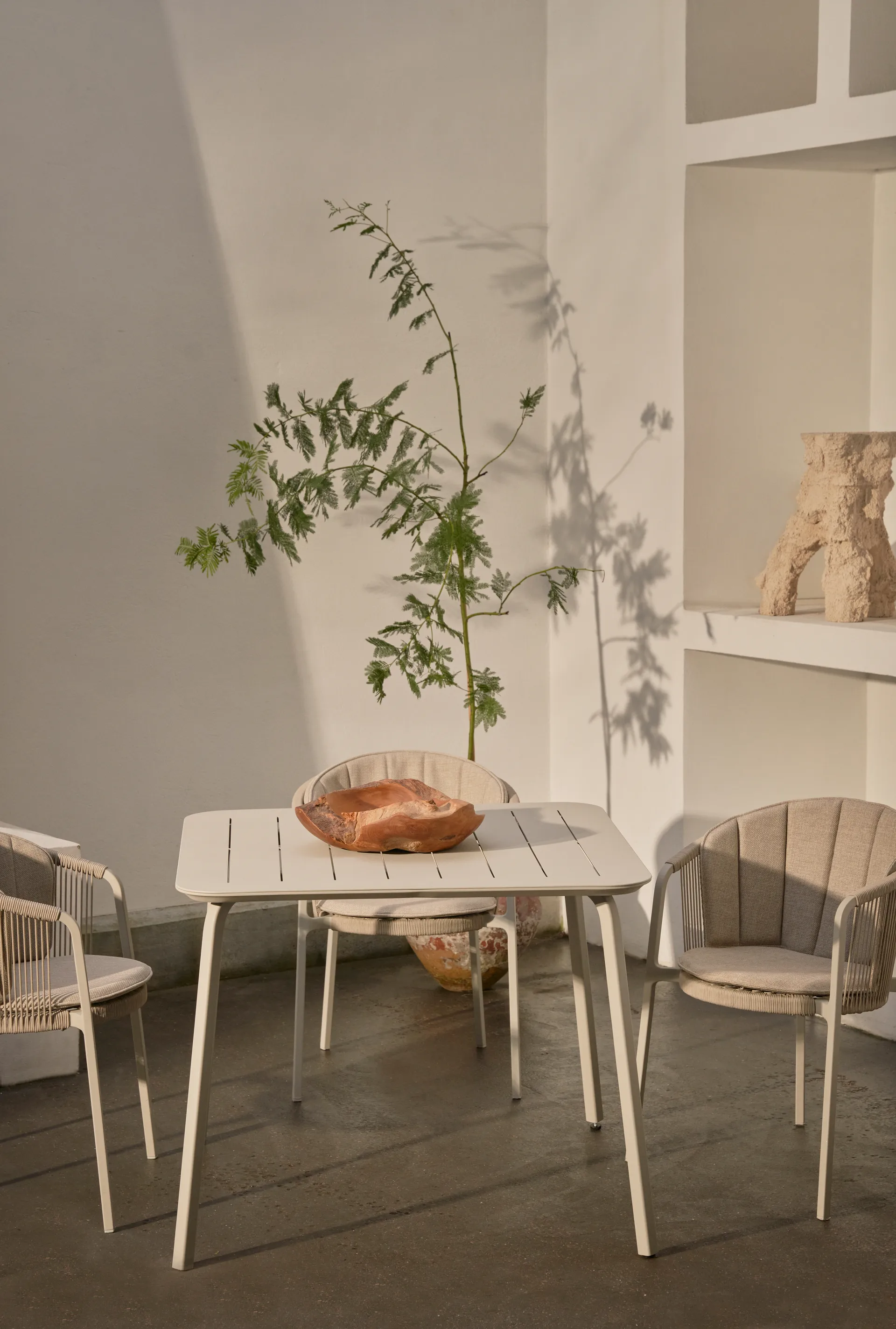 Vipp732 Lagrasse matbord, Warm grey, 95x95x74 cm Vipp