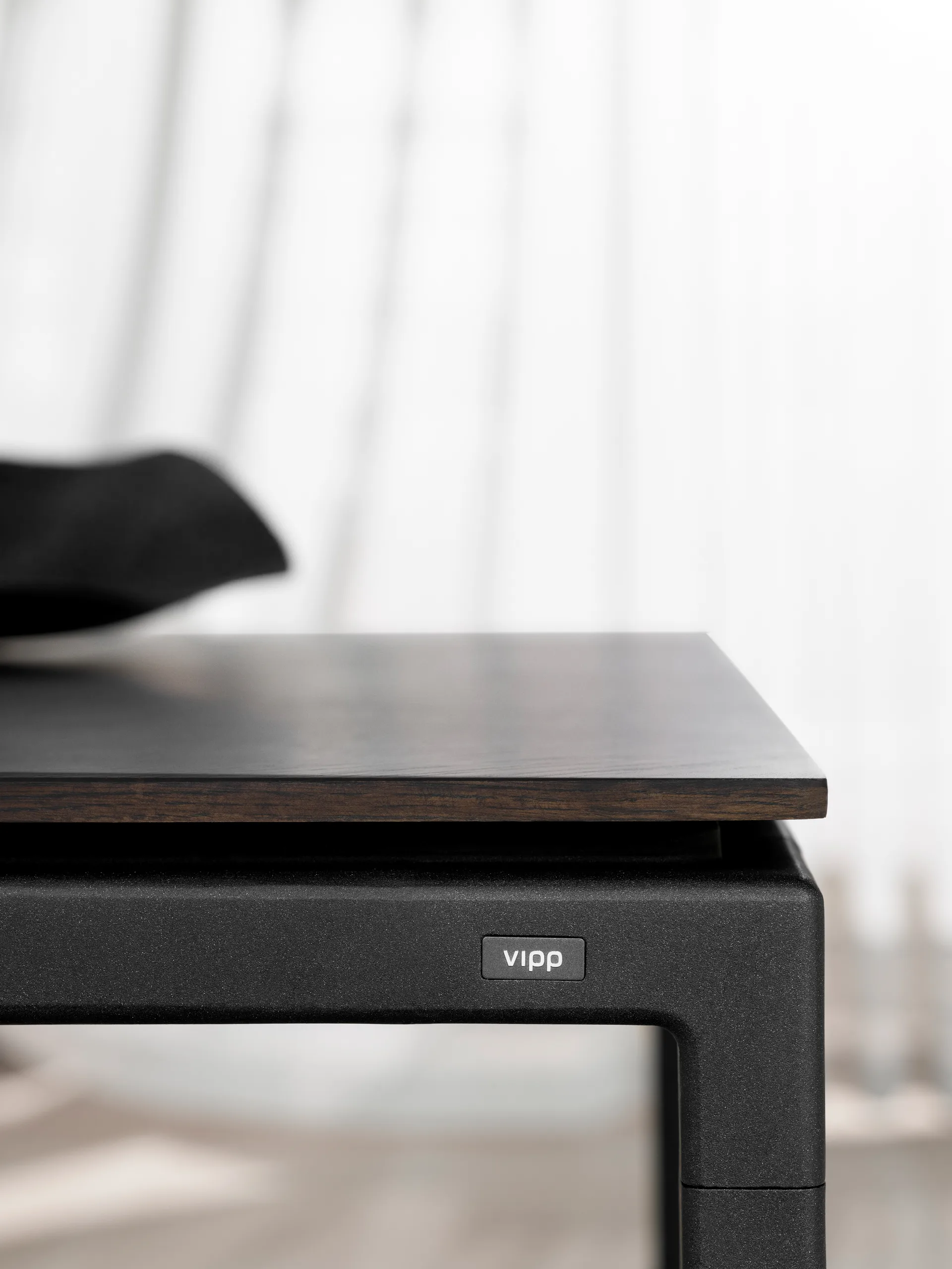 Vipp971 matbord 200x95x72,5 cm, Dark oak veneer Vipp