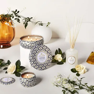 Maison Blanc Mini Tin doftljus 25 timmar - Gardenia Colonia - Voluspa