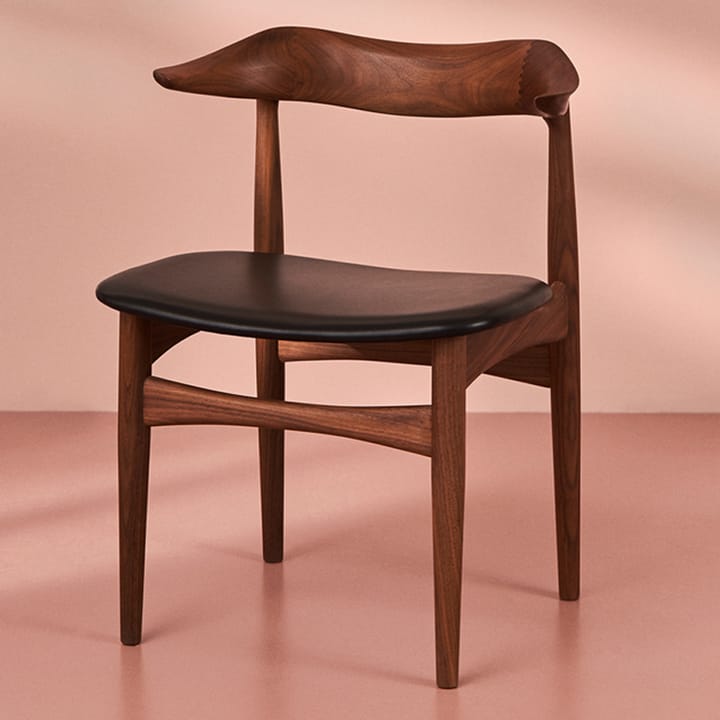 Cow Horn Stol, tyg anthracite melange, valnötsstativ Warm Nordic