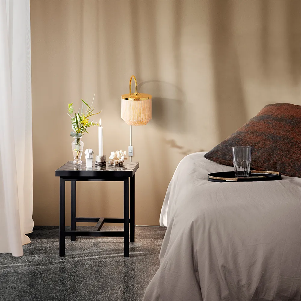 Fringe vägglampa, pale pink, mässingspläterat stål Warm Nordic