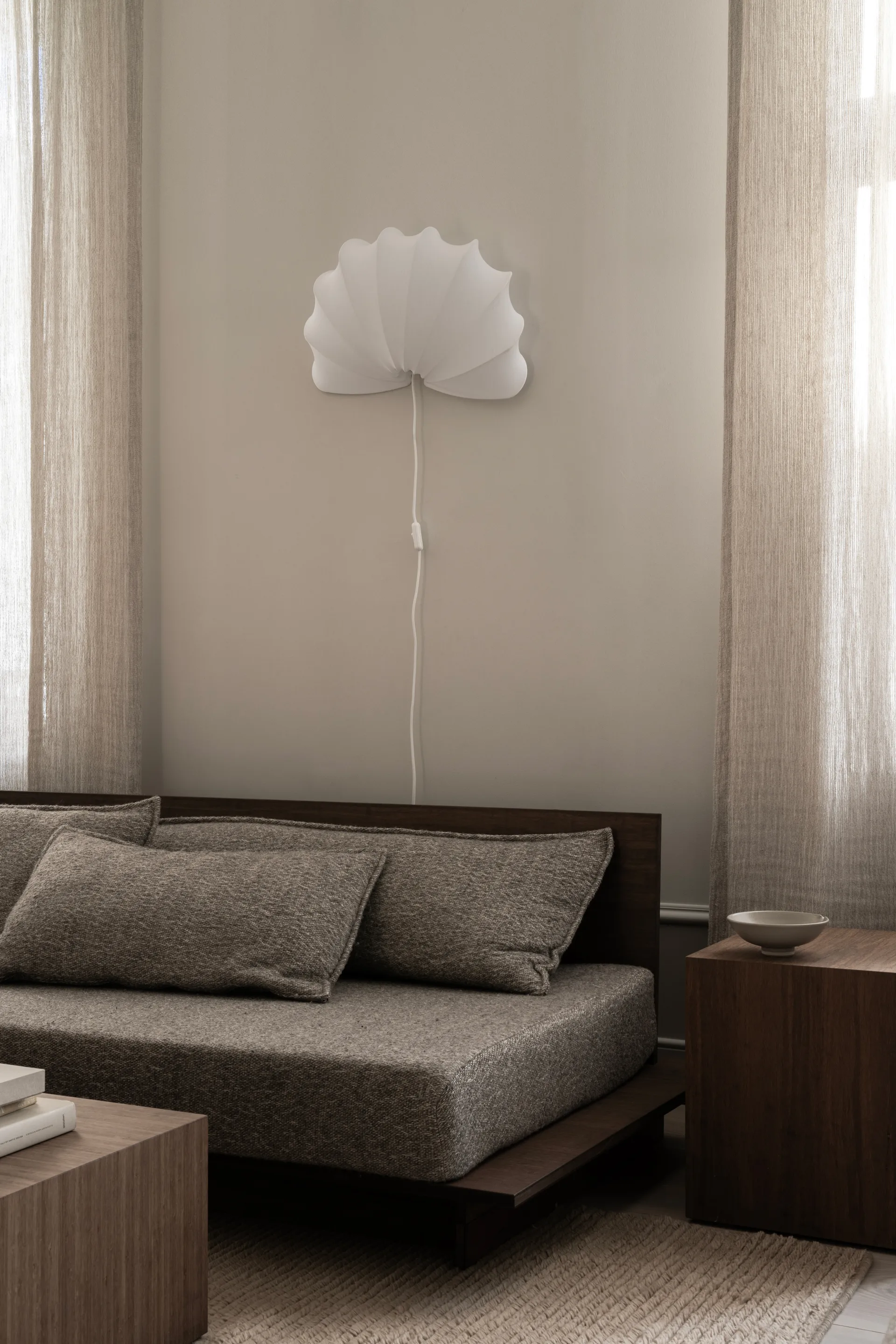 Anna vägglampa L 54 cm, White cotton Watt & Veke