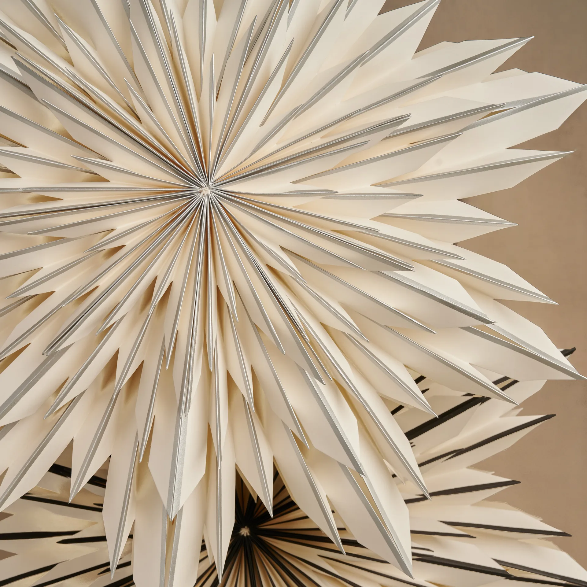 Elsa adventsstjärna 60 cm, Silver-vit Watt & Veke