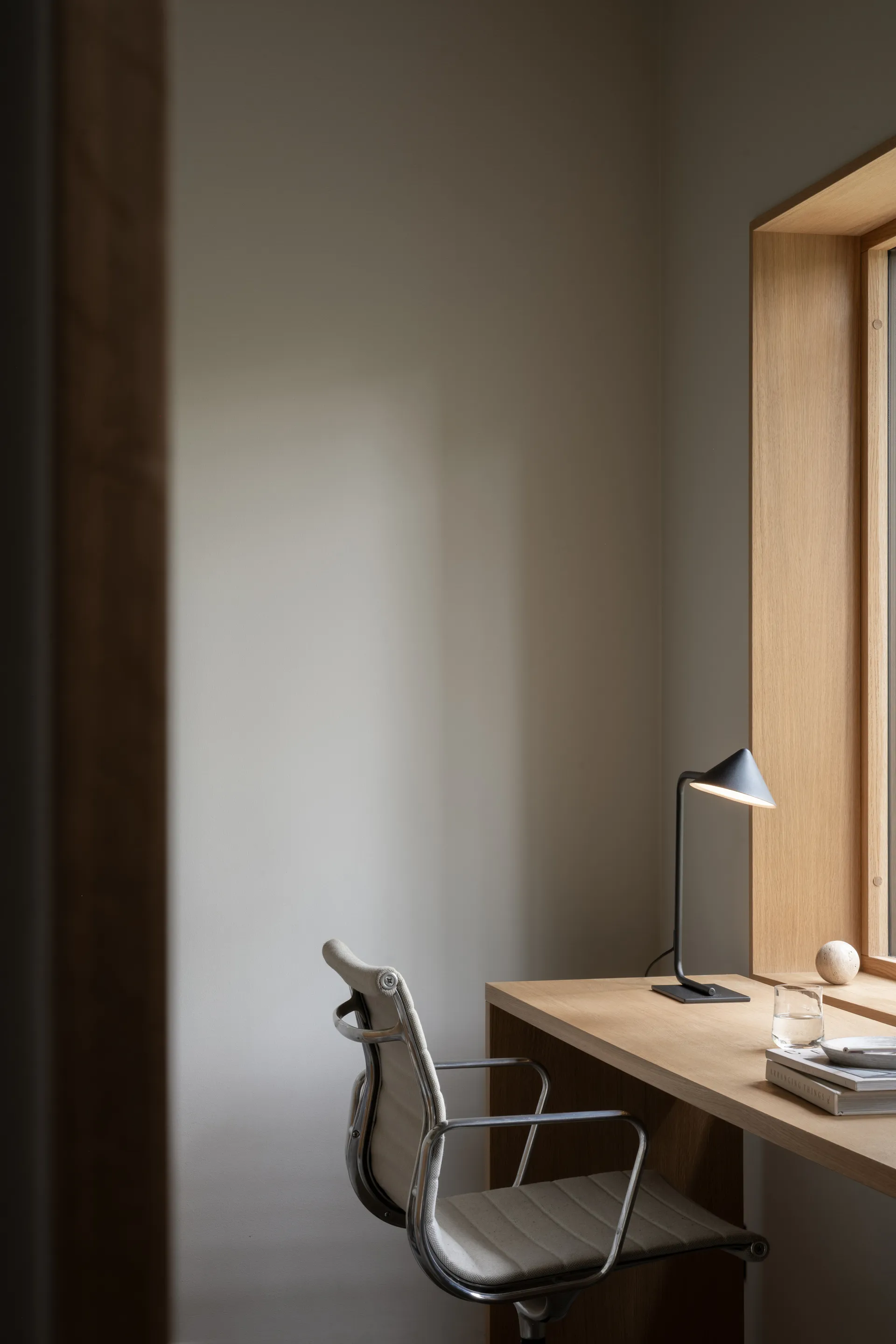 Kuro bordslampa, Black, Ø14x40 cm Watt & Veke