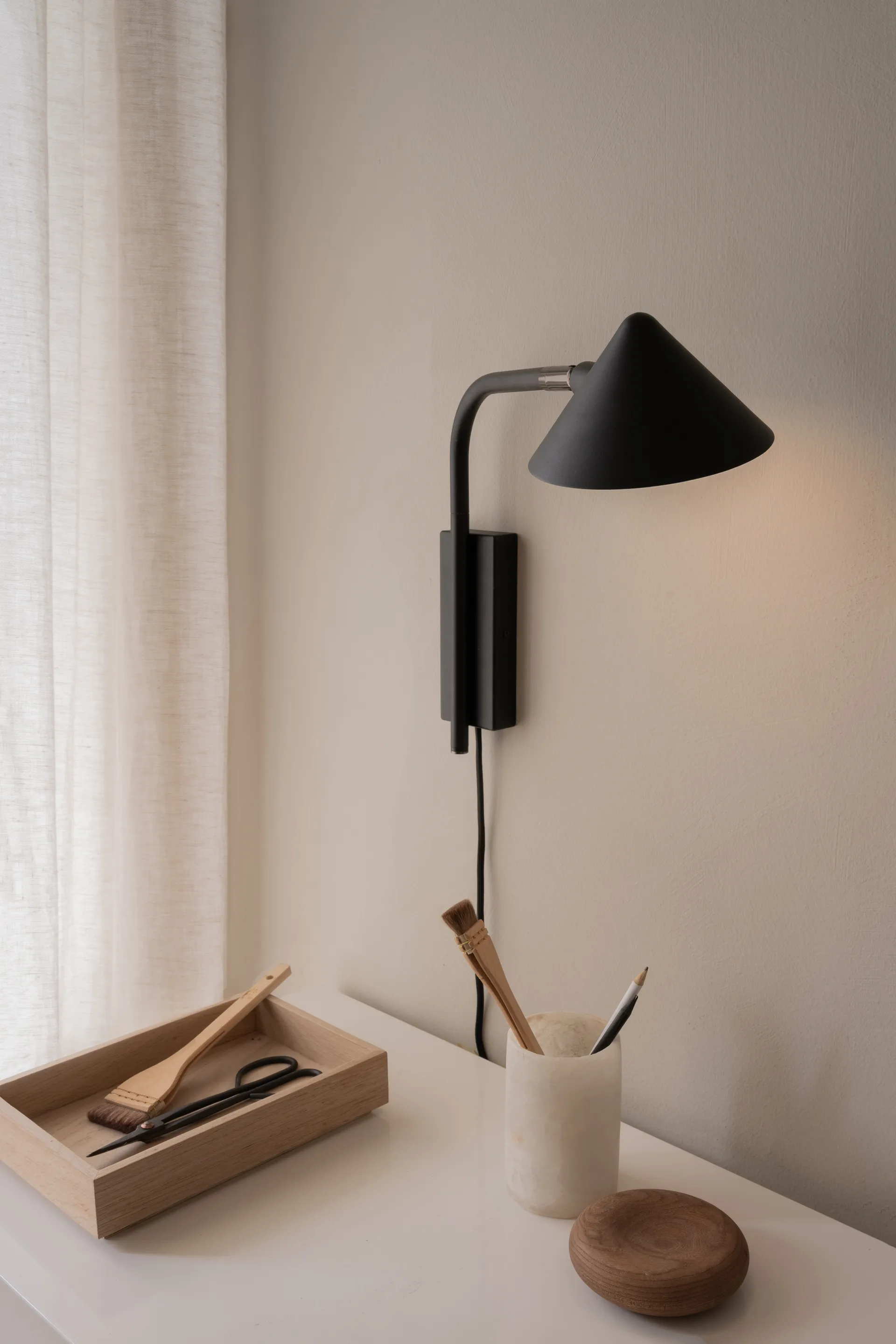Kuro vägglampa, Black, Ø14x32 cm, wall Watt & Veke
