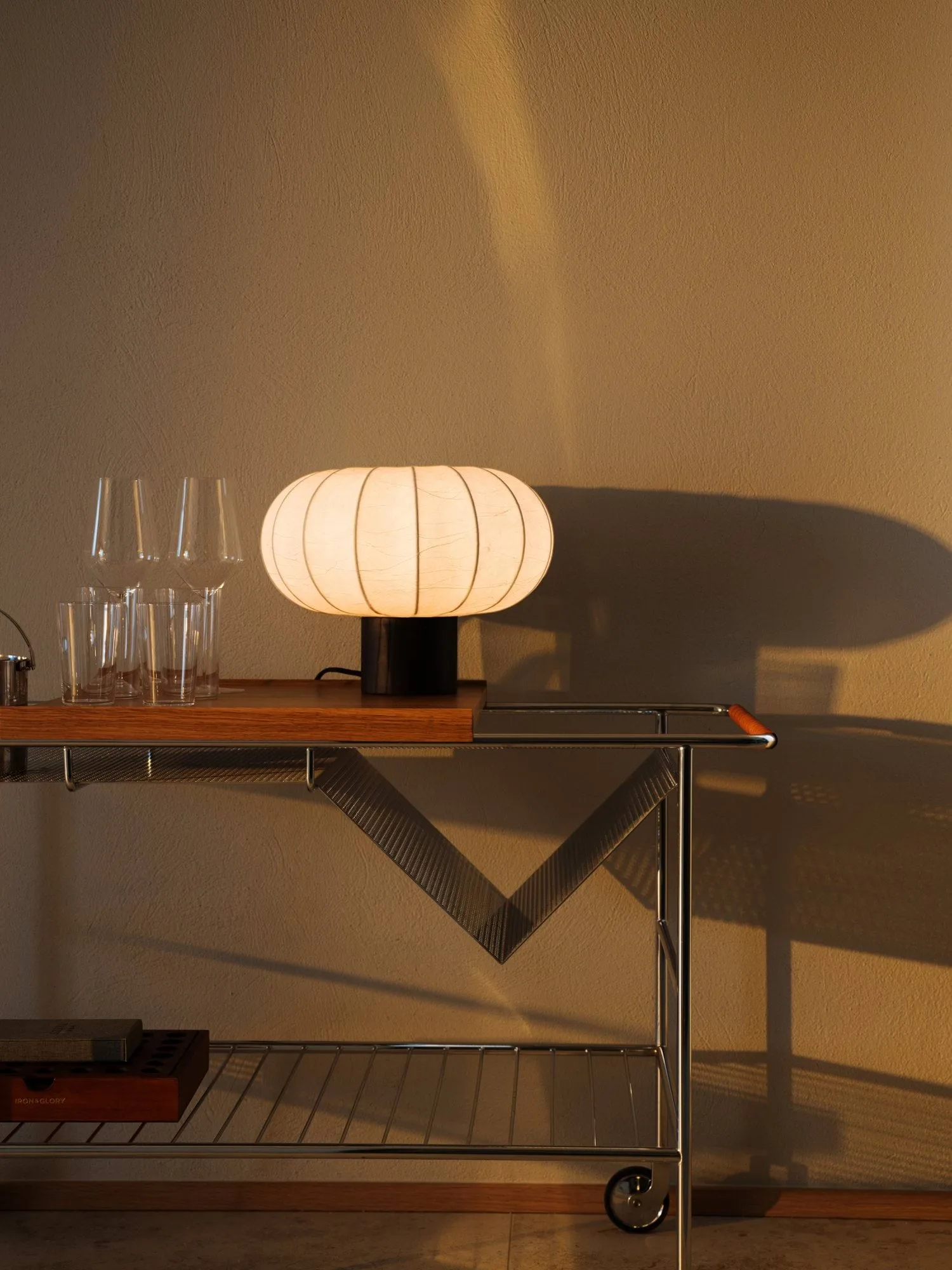 Lunari bordslampa, White-Dark ash, Ø32x24 cm Watt & Veke Lunari bordslampa, White-Dark ash, Ø32x24 cm Watt & Veke