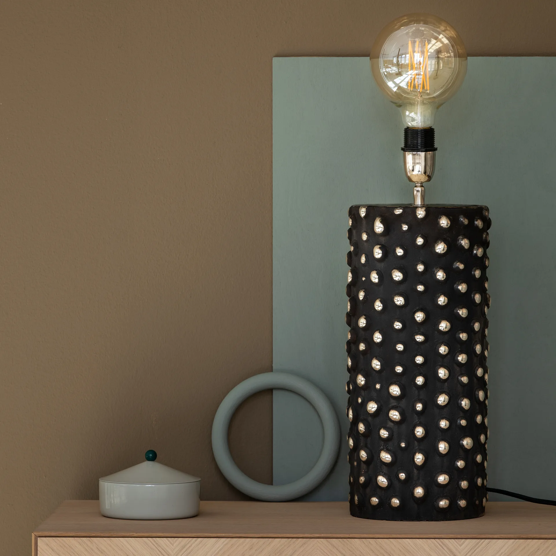 Peggy lampfot 28 cm, Svart-silver Watt & Veke