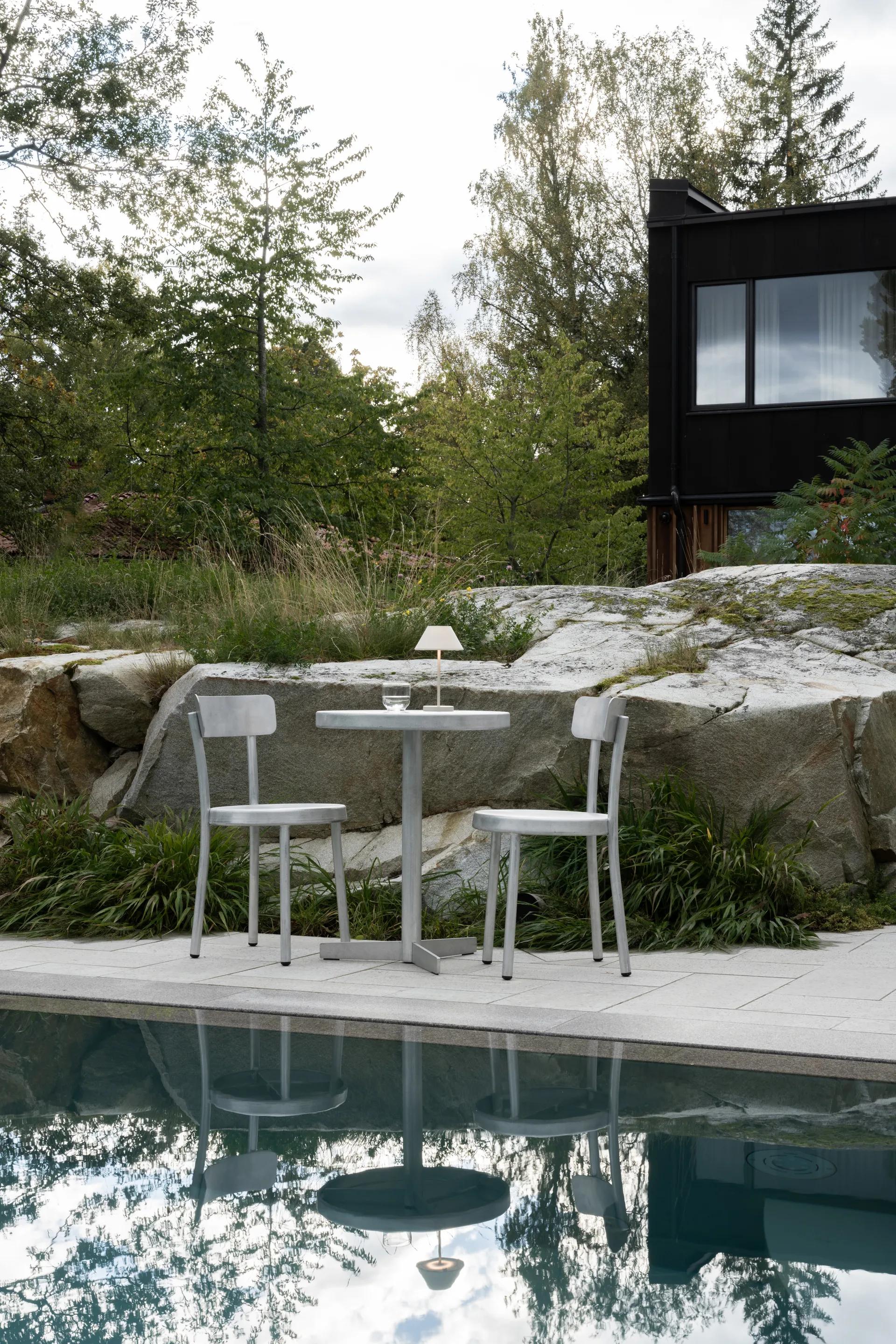 Teya bordslampa portabel, Offwhite, Ø15x26 cm Watt & Veke